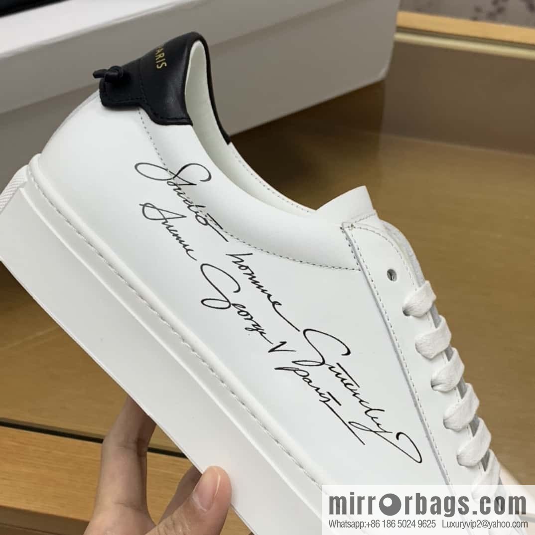 Givenchy/Givenchy, matte white leather (fabric) Urban Street sneakers