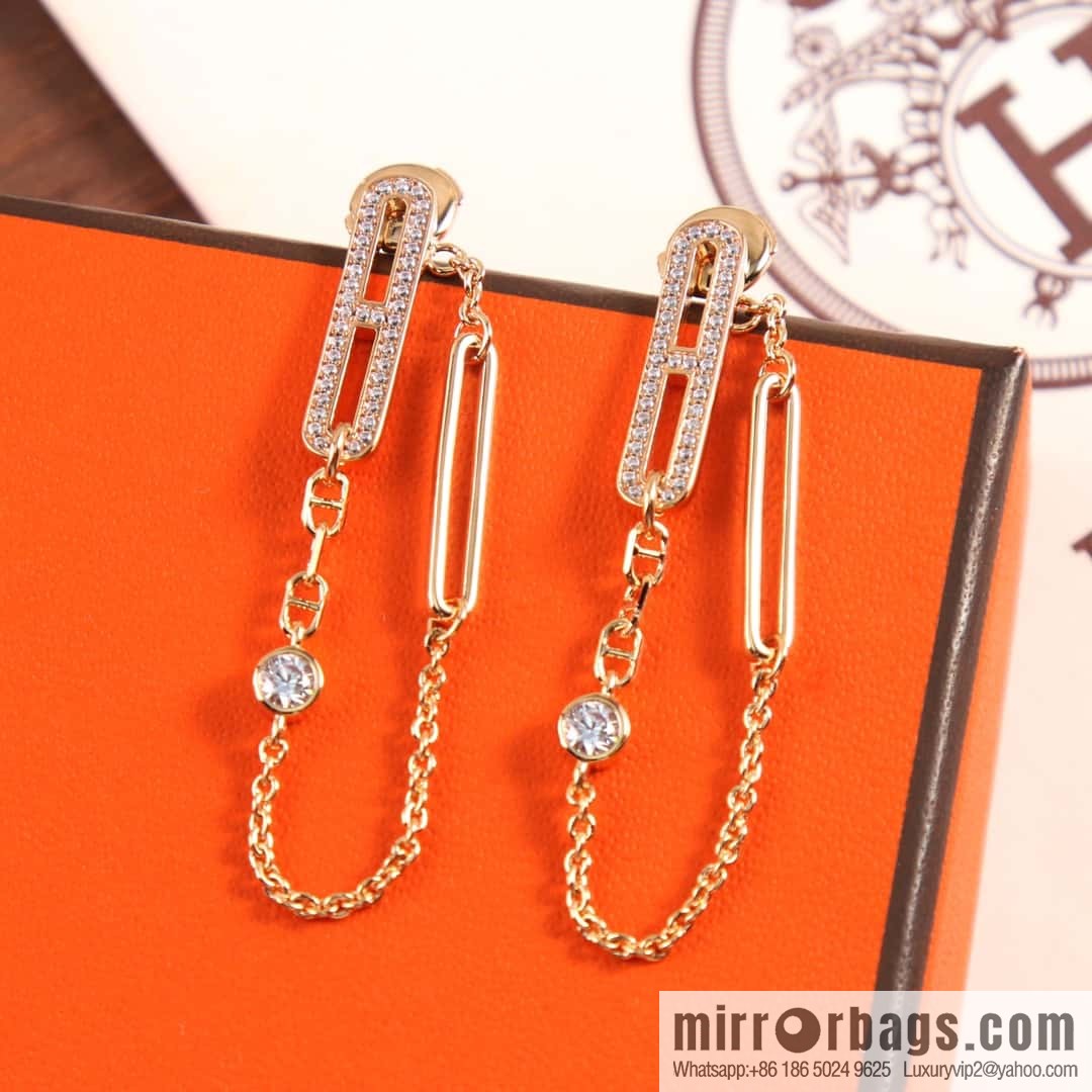 New ☑️ Hermès HERMES full drill pig nose chain stud earrings