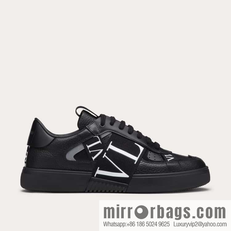 Valentino Unisex sneakers