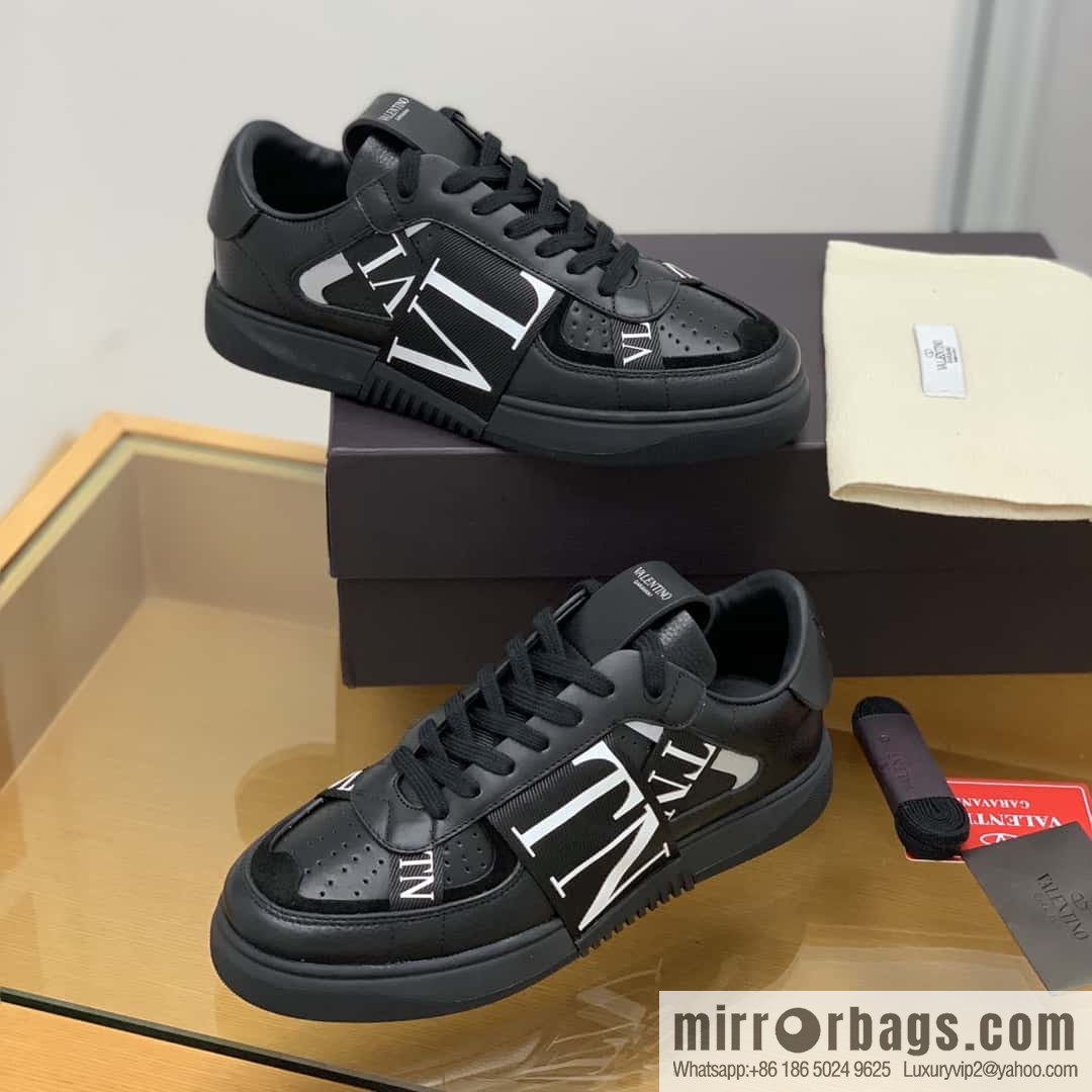Valentino Unisex sneakers