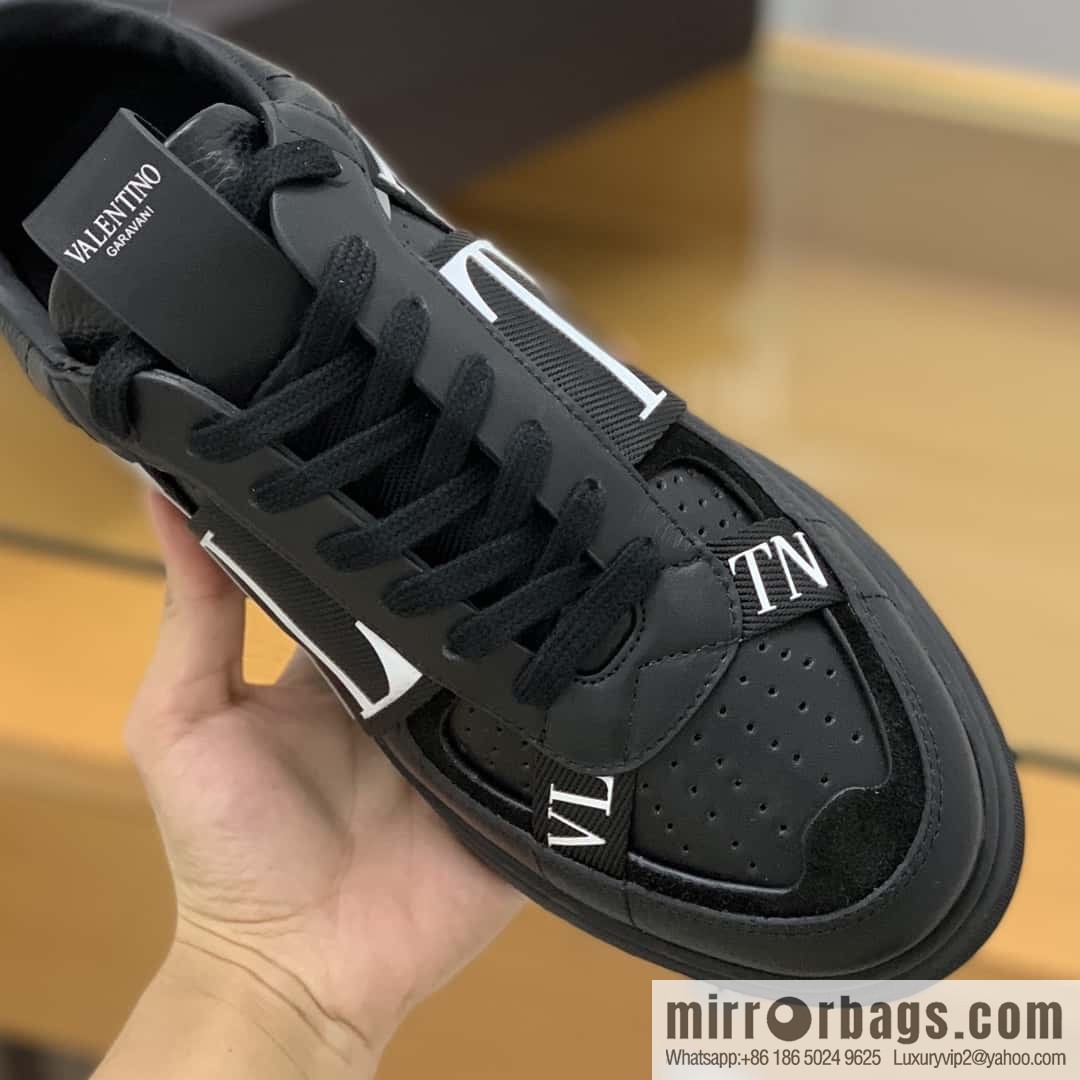 Valentino Unisex sneakers
