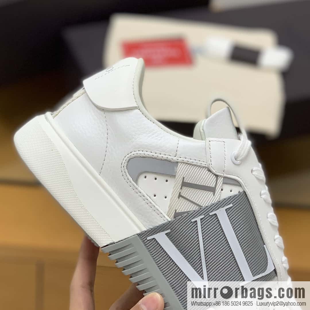 Valentino Unisex sneakers