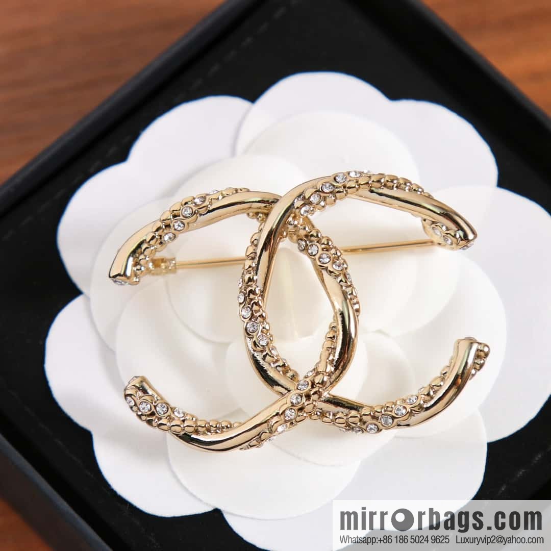 New ☑️ Chanel Double C Half Diamond Gold Brooch