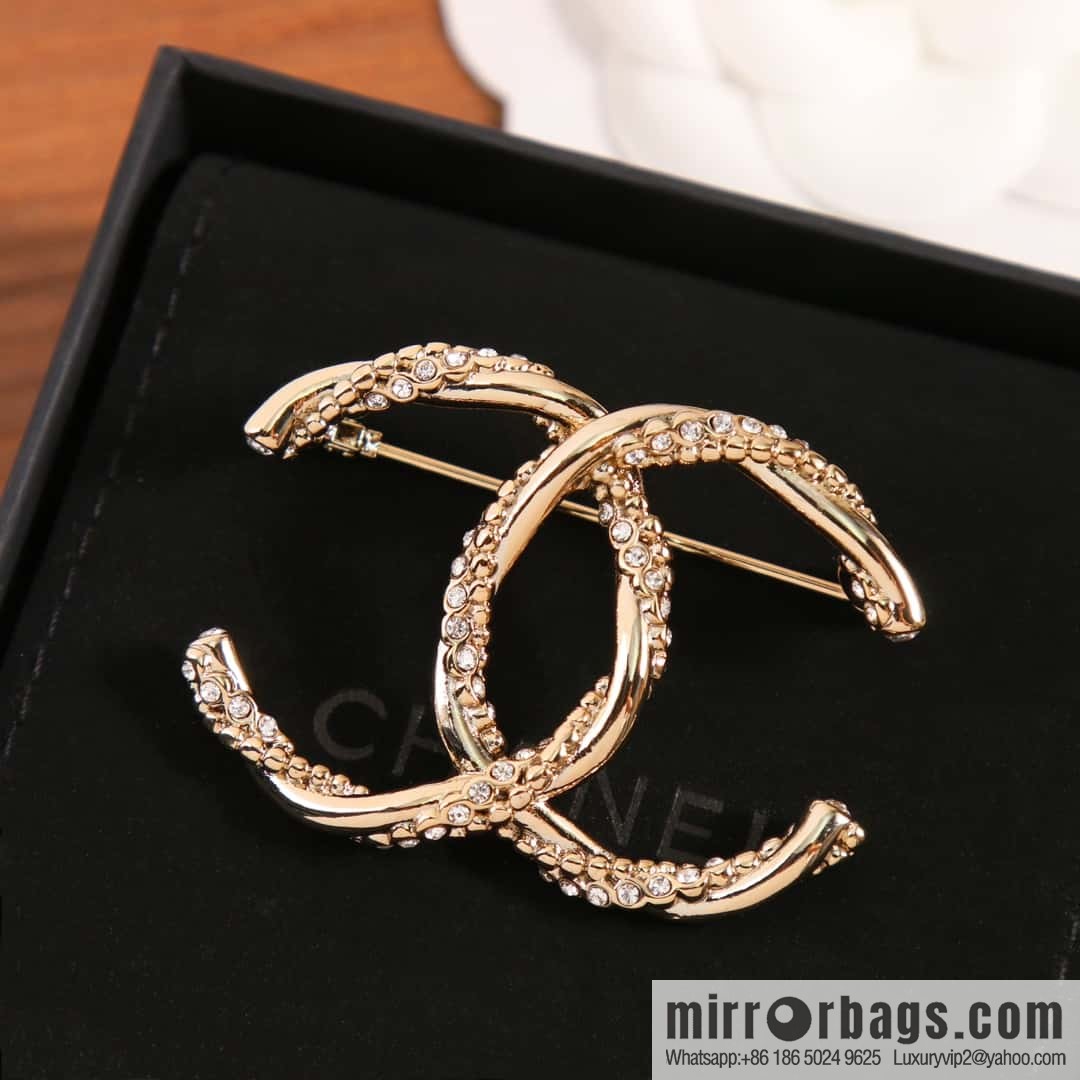 New ☑️ Chanel Double C Half Diamond Gold Brooch