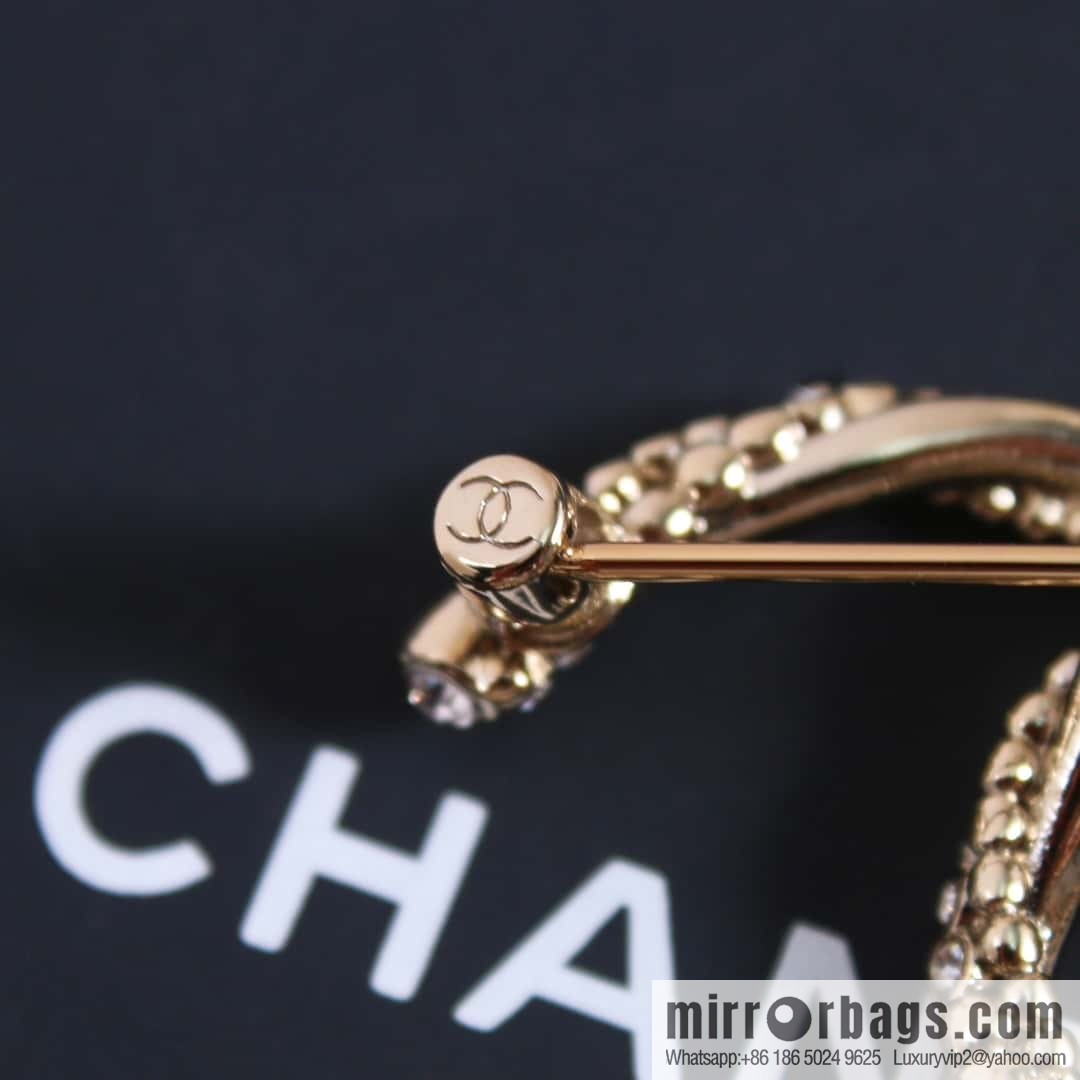 New ☑️ Chanel Double C Half Diamond Gold Brooch