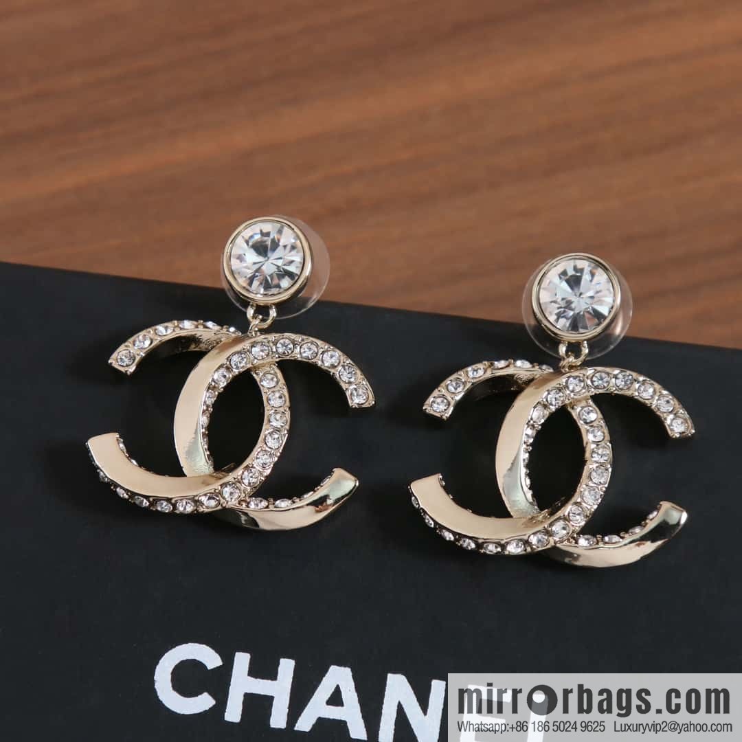 New ☑️ Chanel C2 double c-edge half-diamond round diamond stud earrings