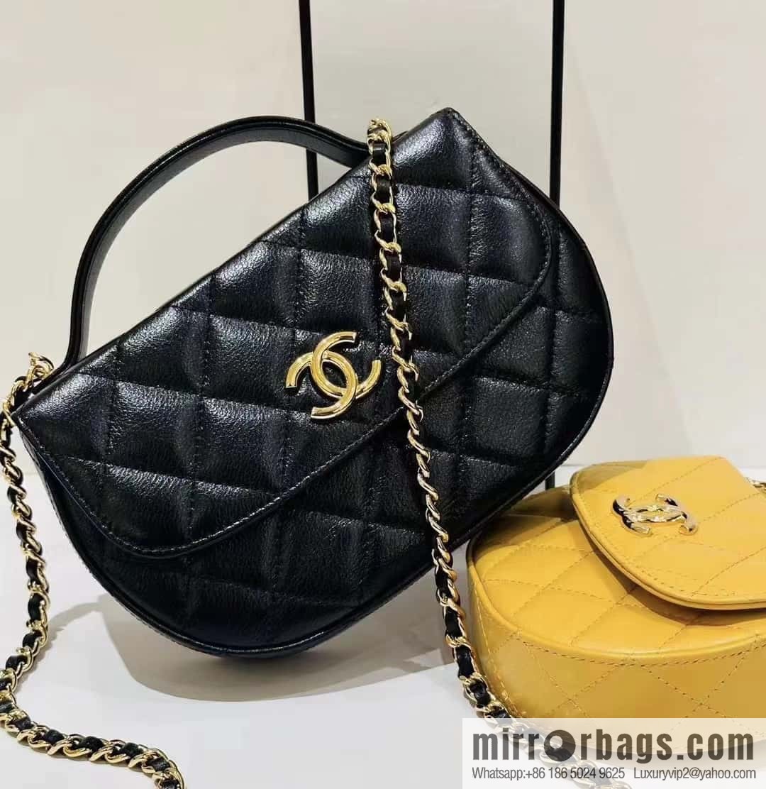 CHANEL 23A high-end handmade workshop series saddle bag AP3367