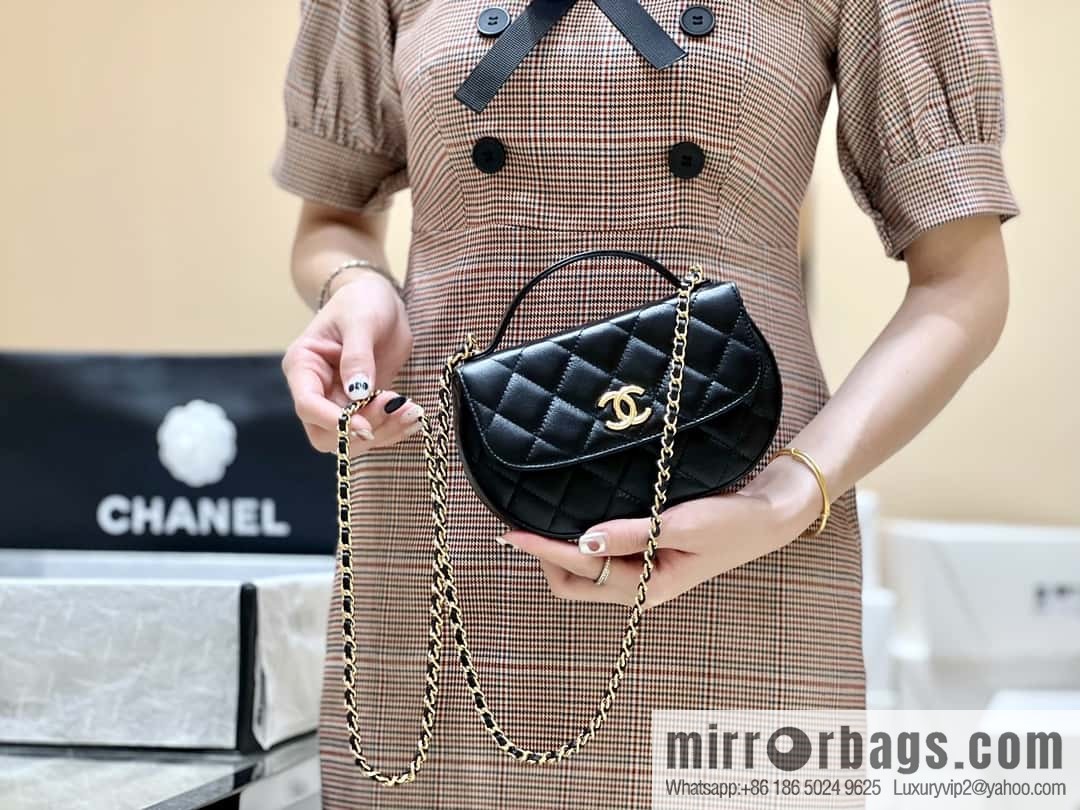 CHANEL 23A high-end handmade workshop series saddle bag AP3367