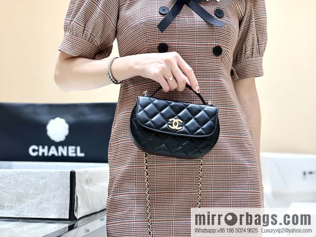 CHANEL 23A high-end handmade workshop series saddle bag AP3367