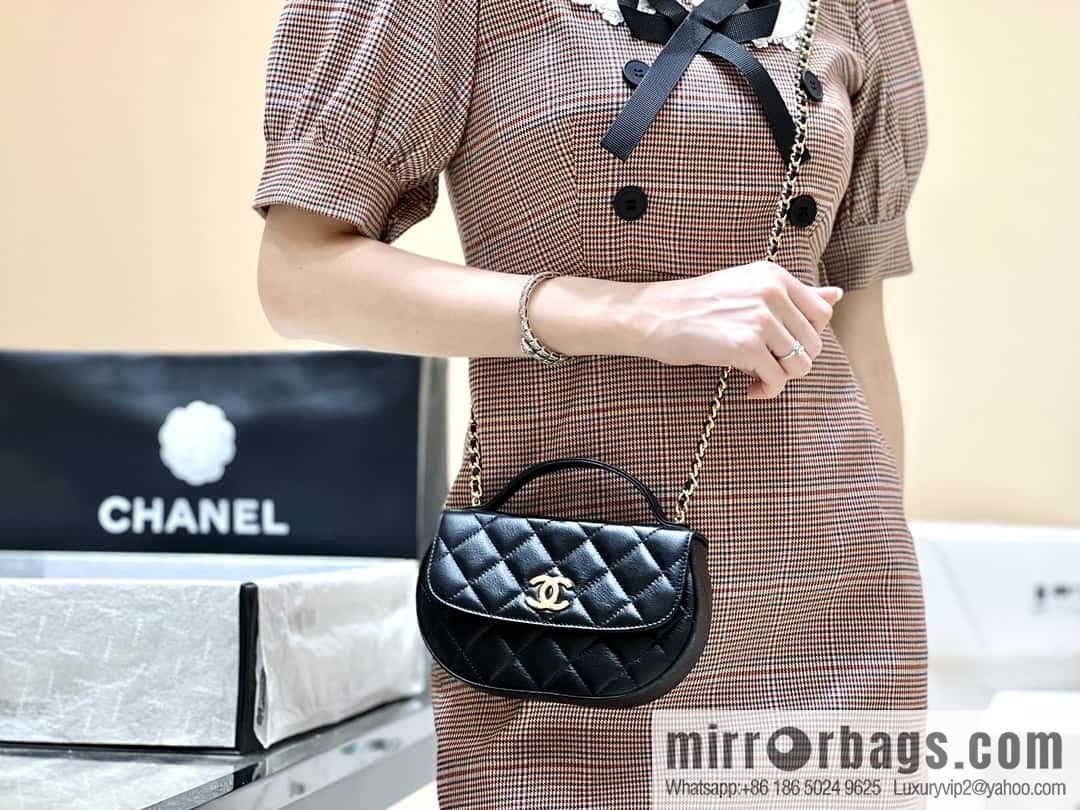 CHANEL 23A high-end handmade workshop series saddle bag AP3367