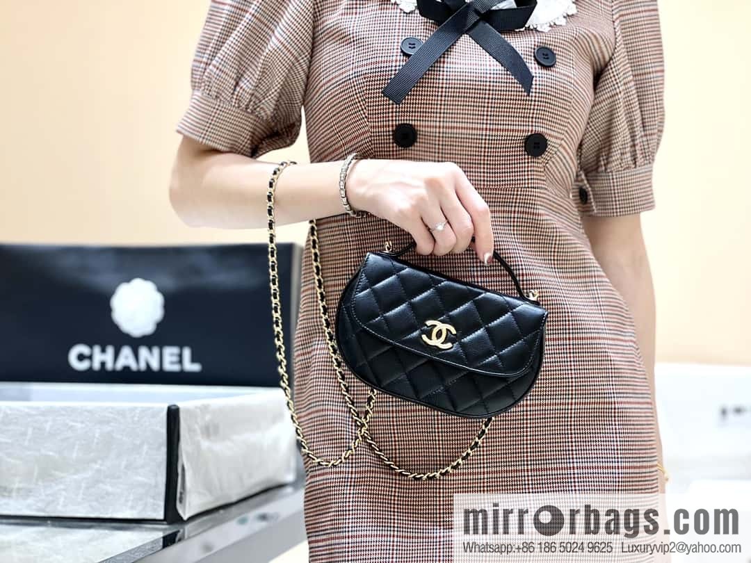 CHANEL 23A high-end handmade workshop series saddle bag AP3367