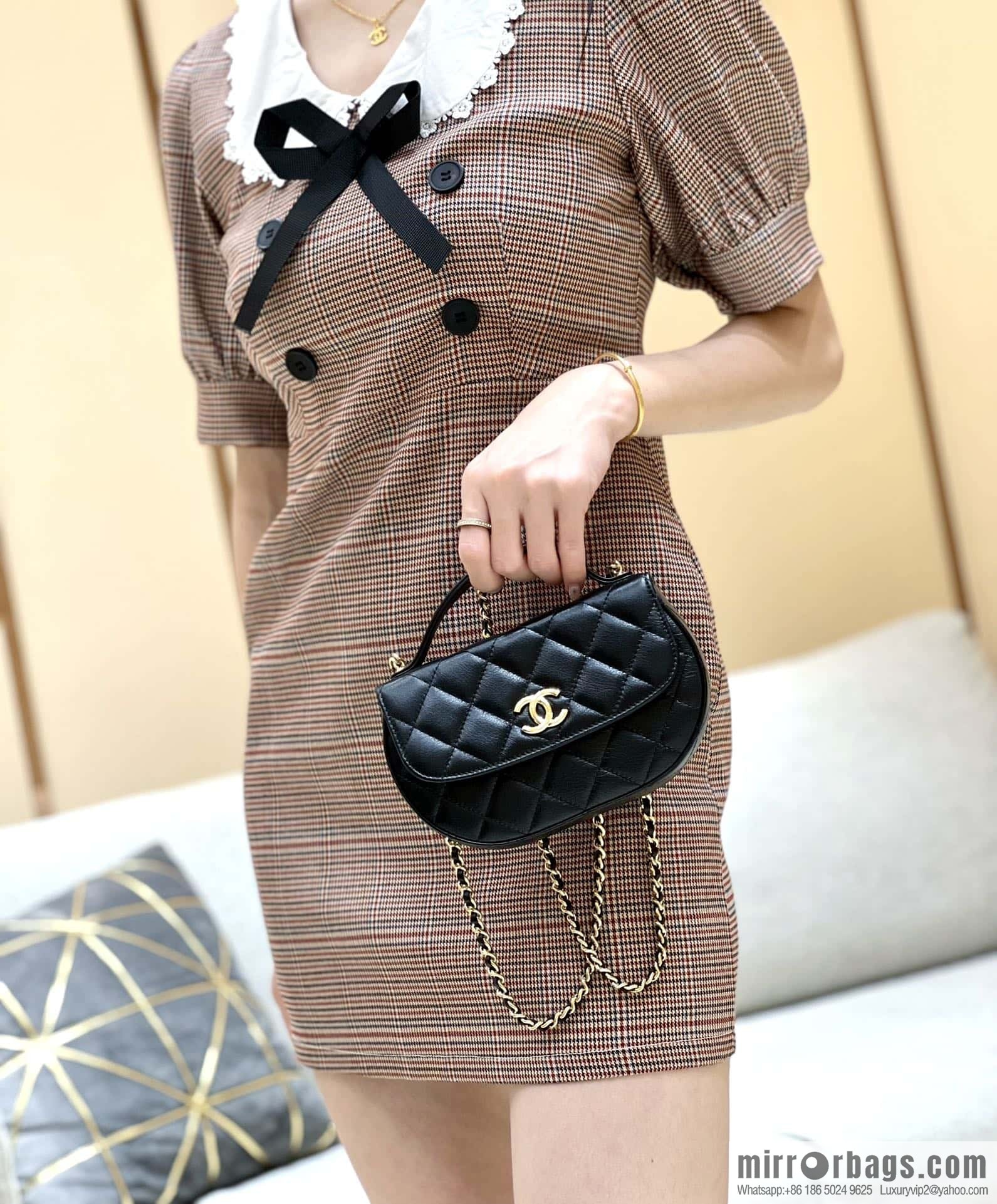 CHANEL 23A high-end handmade workshop series saddle bag AP3367