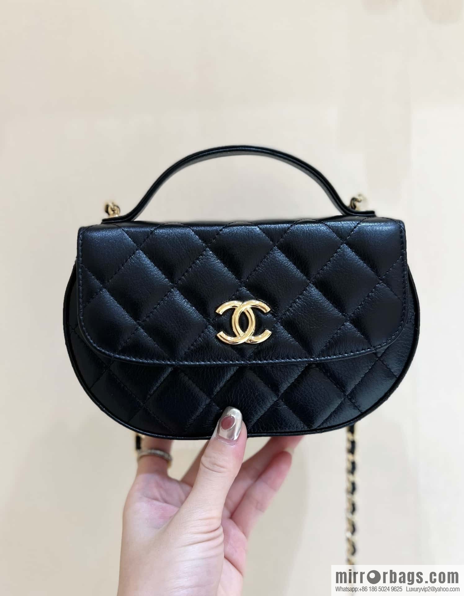 CHANEL 23A high-end handmade workshop series saddle bag AP3367