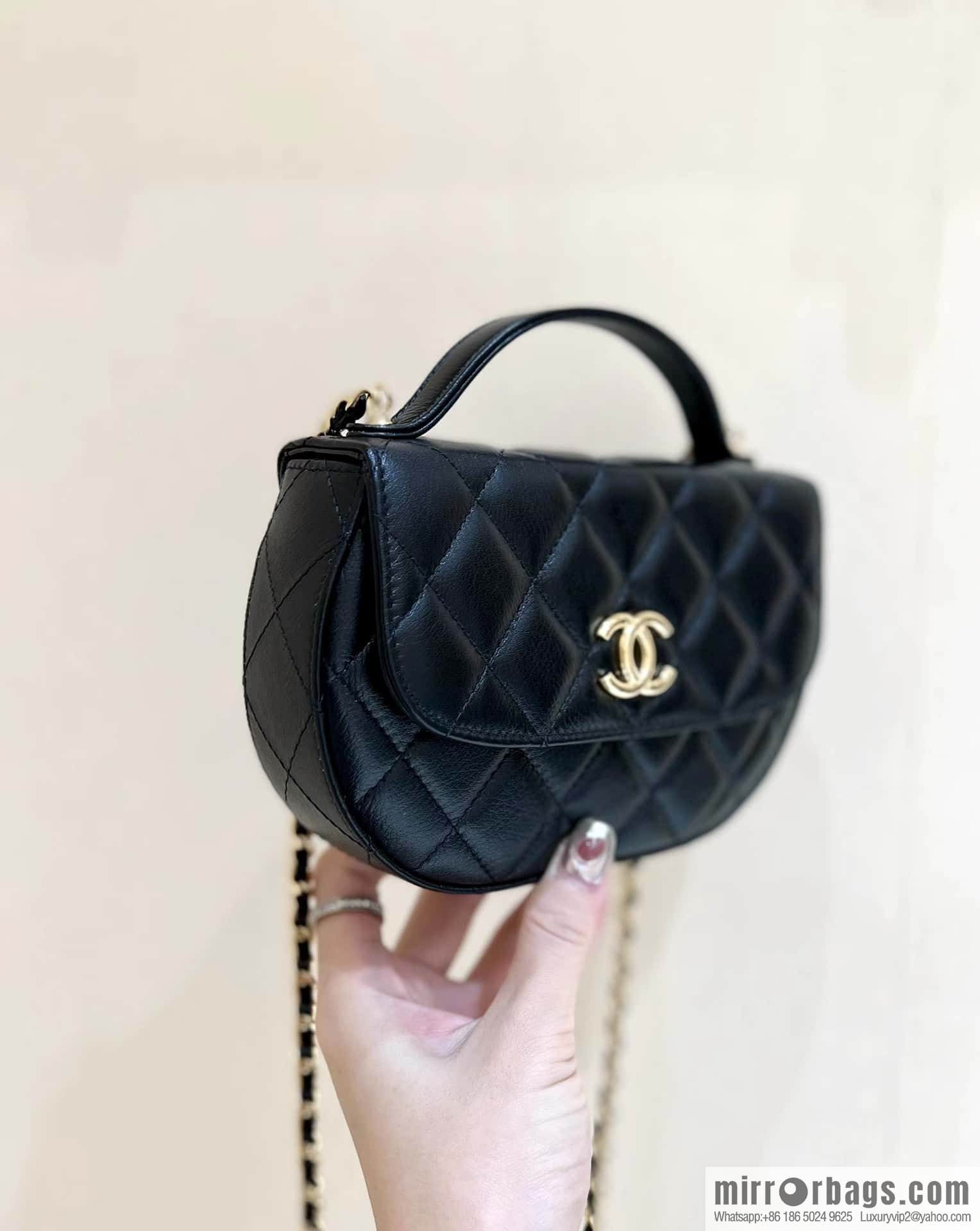 CHANEL 23A high-end handmade workshop series saddle bag AP3367