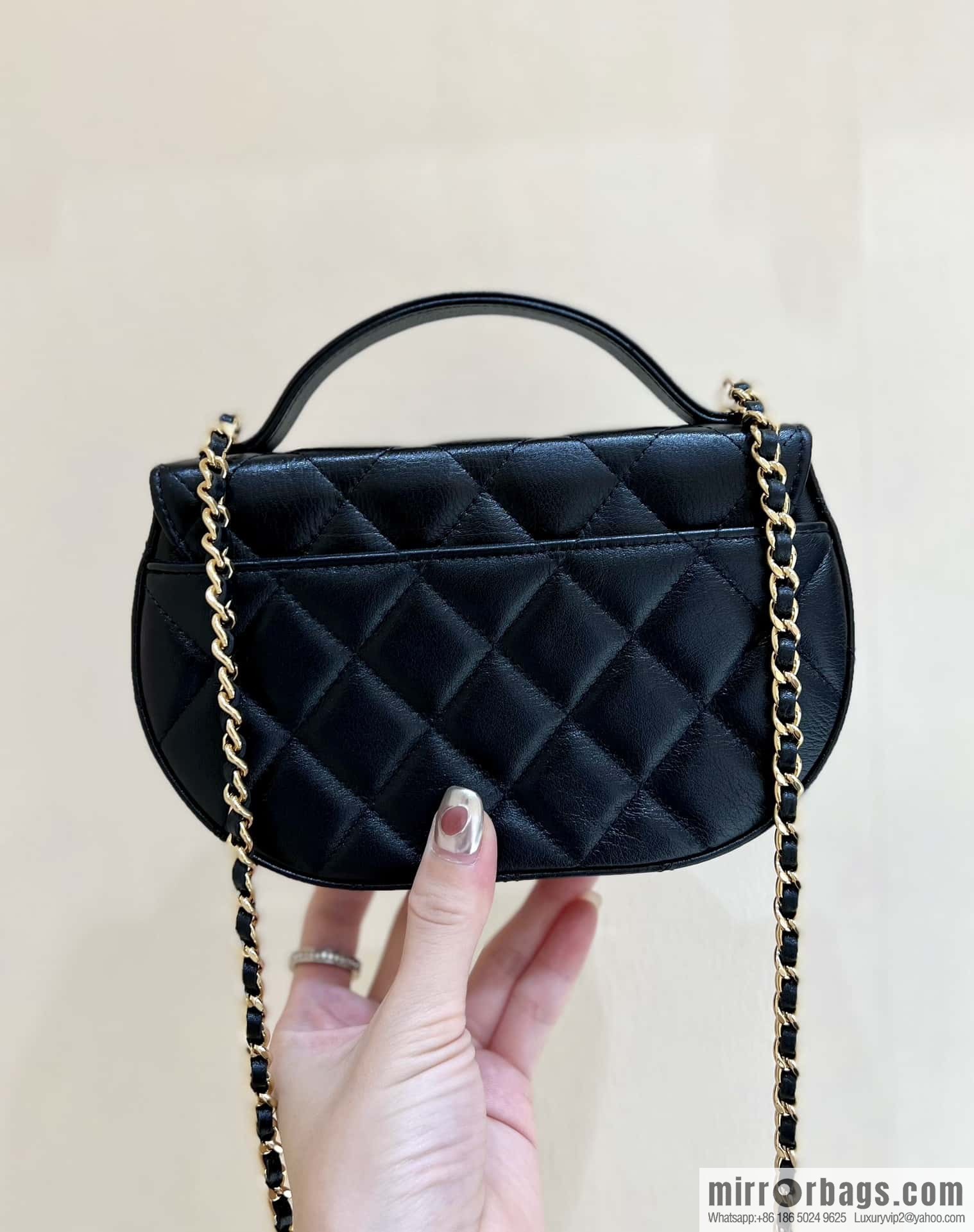 CHANEL 23A high-end handmade workshop series saddle bag AP3367