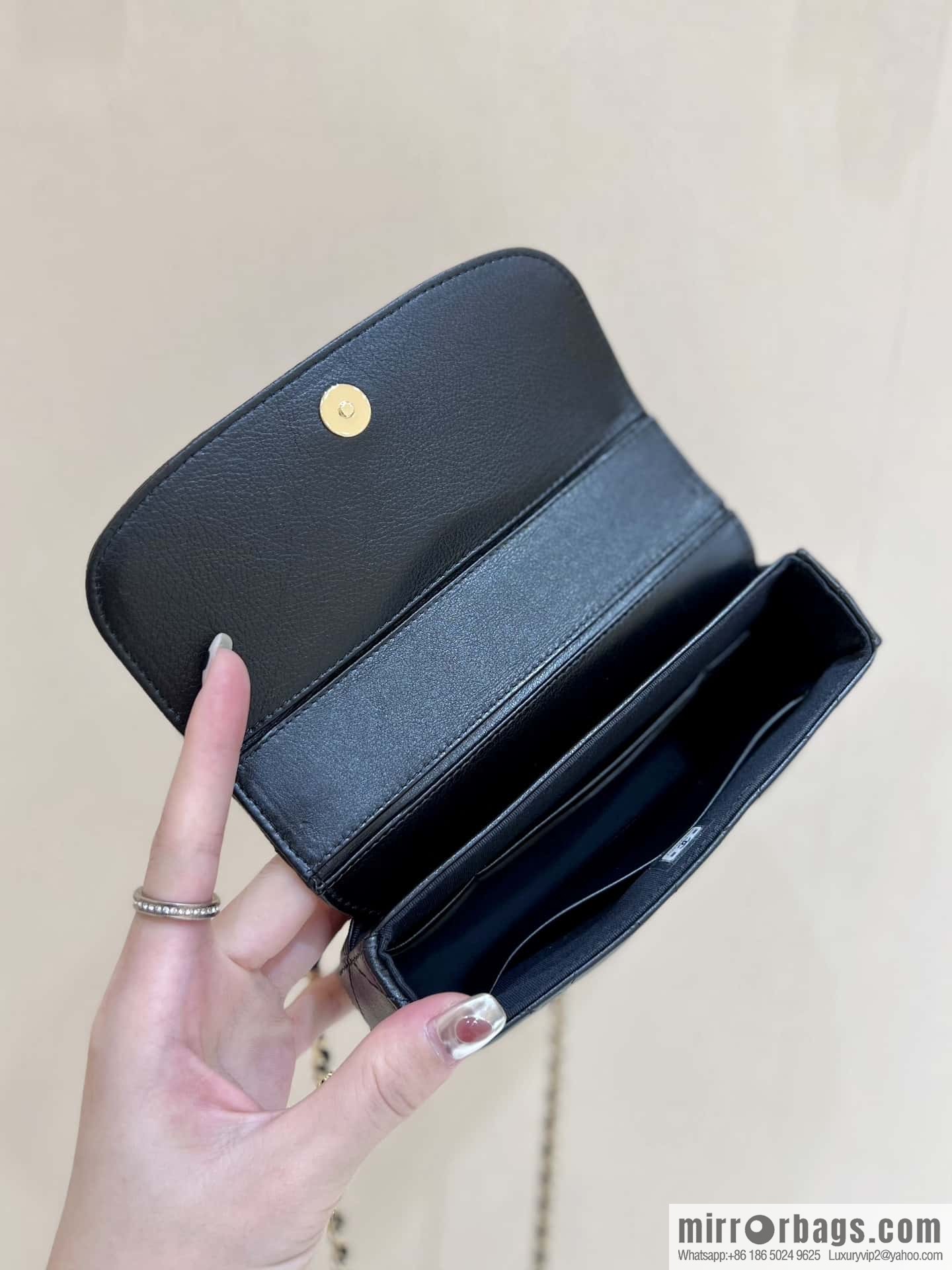 CHANEL 23A high-end handmade workshop series saddle bag AP3367