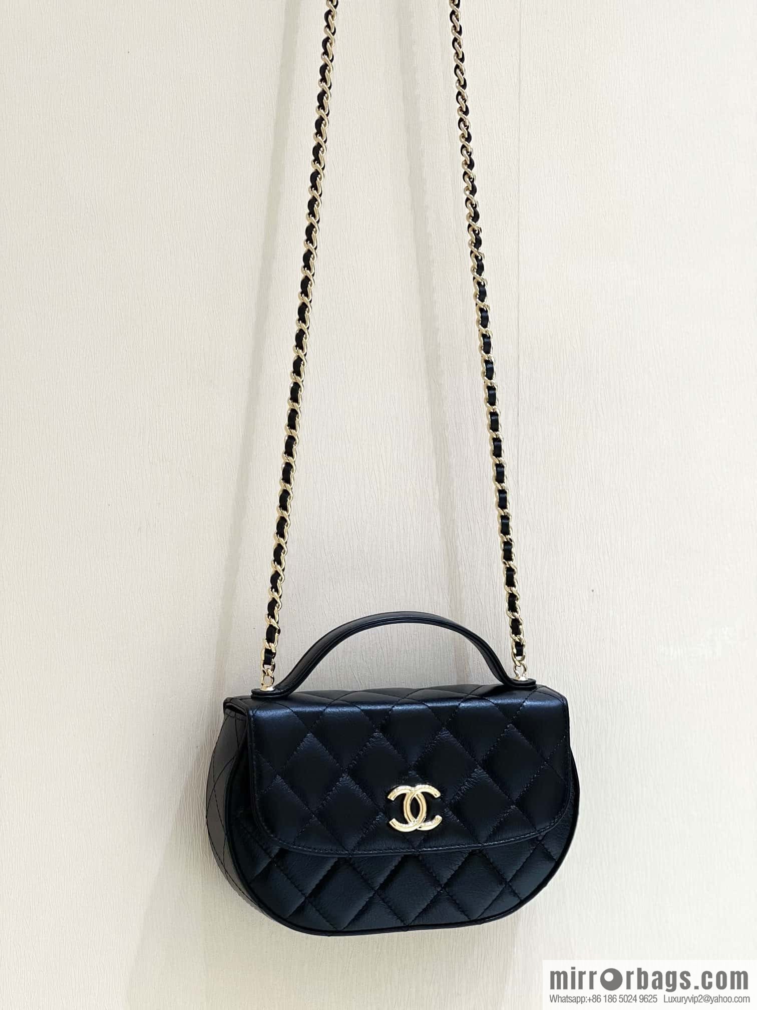 CHANEL 23A high-end handmade workshop series saddle bag AP3367