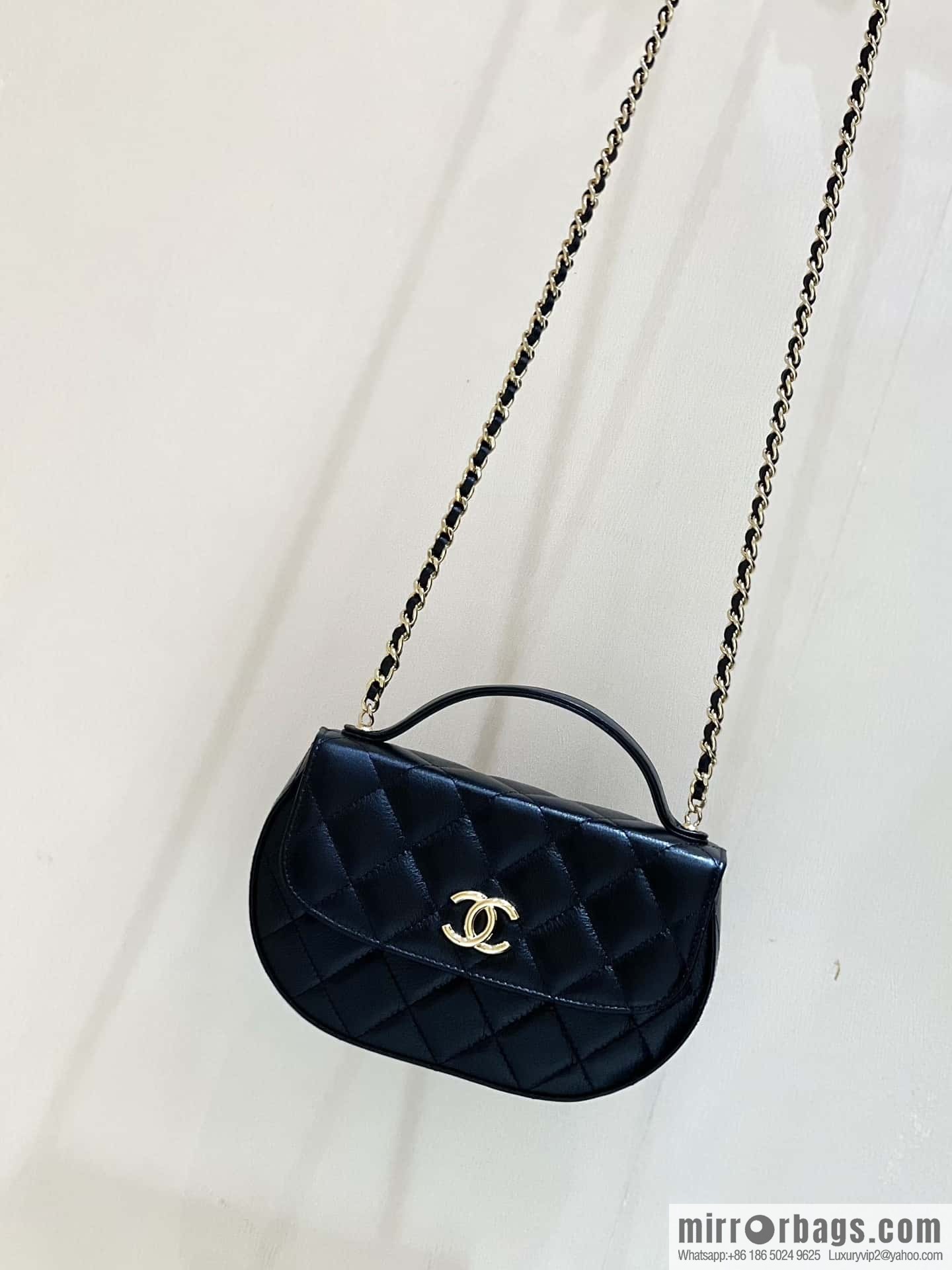 CHANEL 23A high-end handmade workshop series saddle bag AP3367