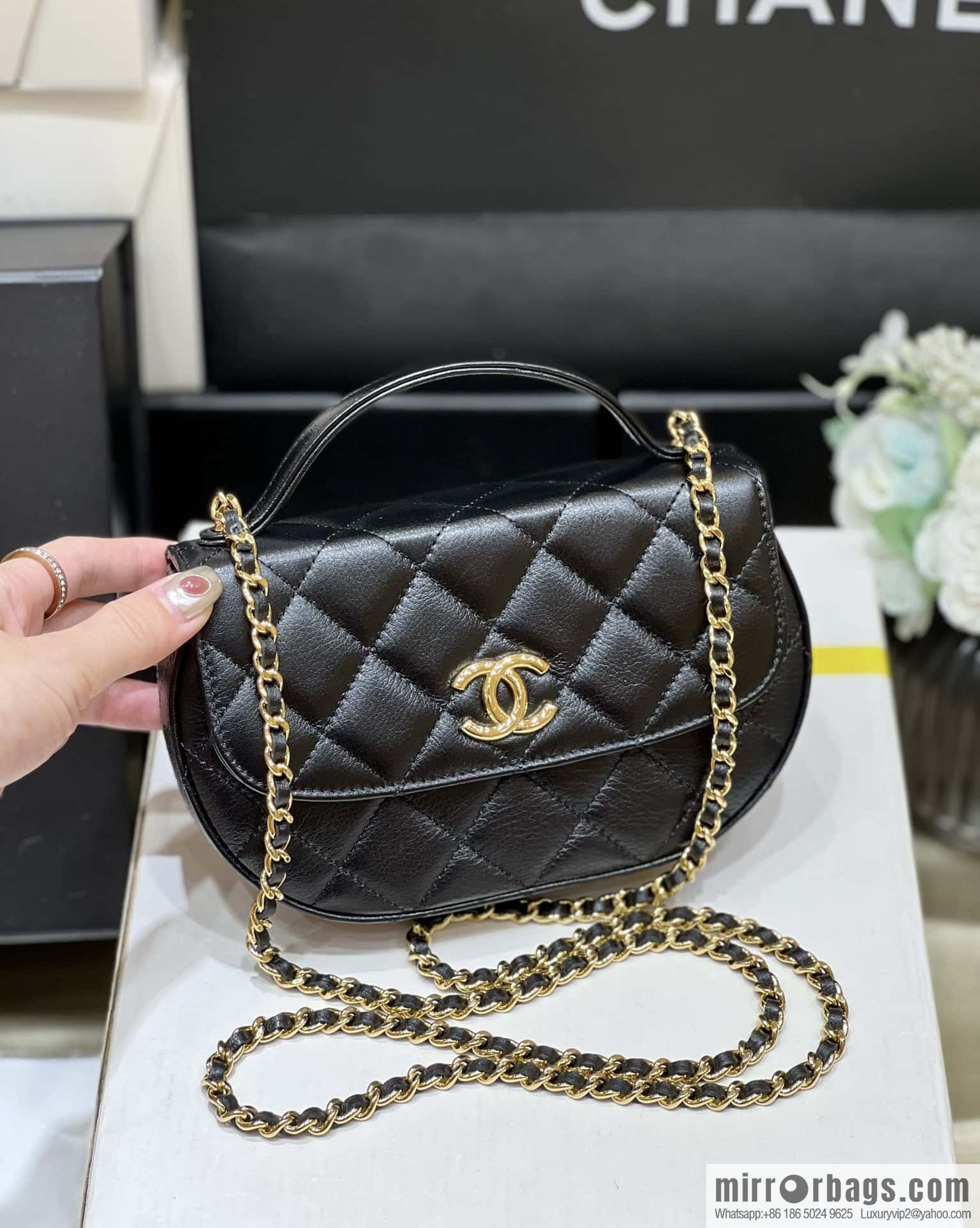 CHANEL 23A high-end handmade workshop series saddle bag AP3367