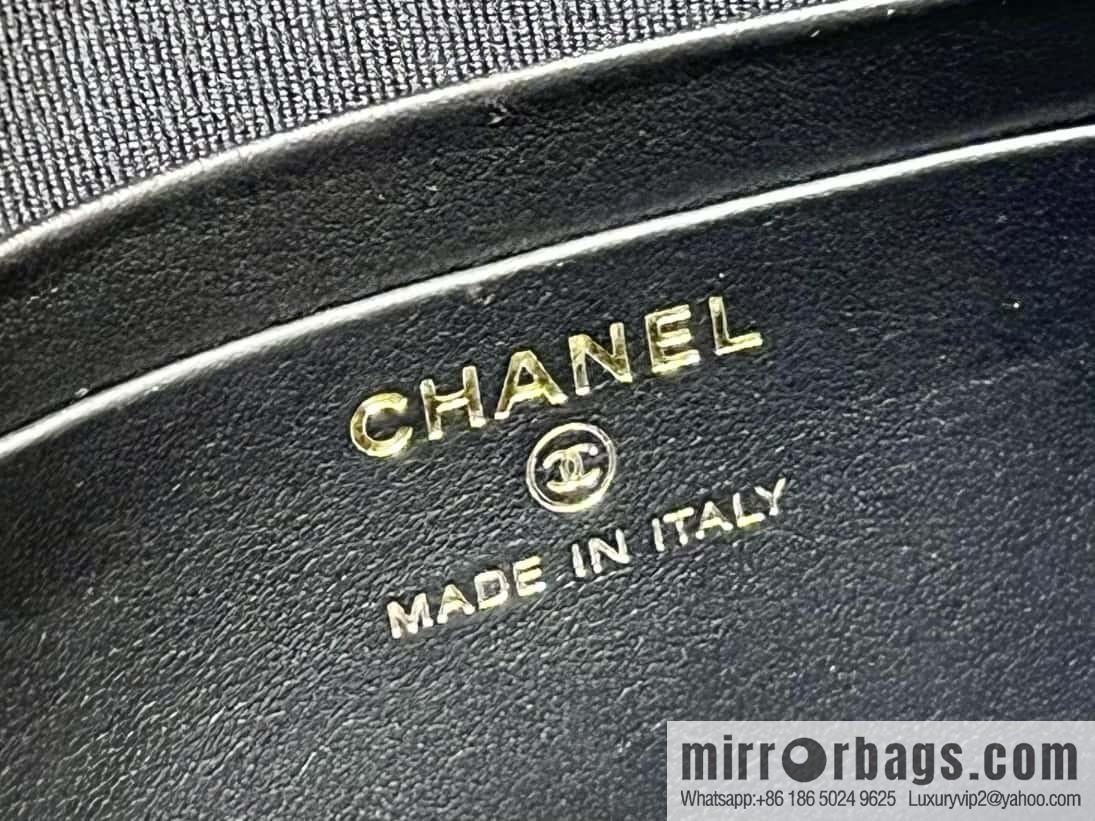 CHANEL 23A high-end handmade workshop series saddle bag AP3367