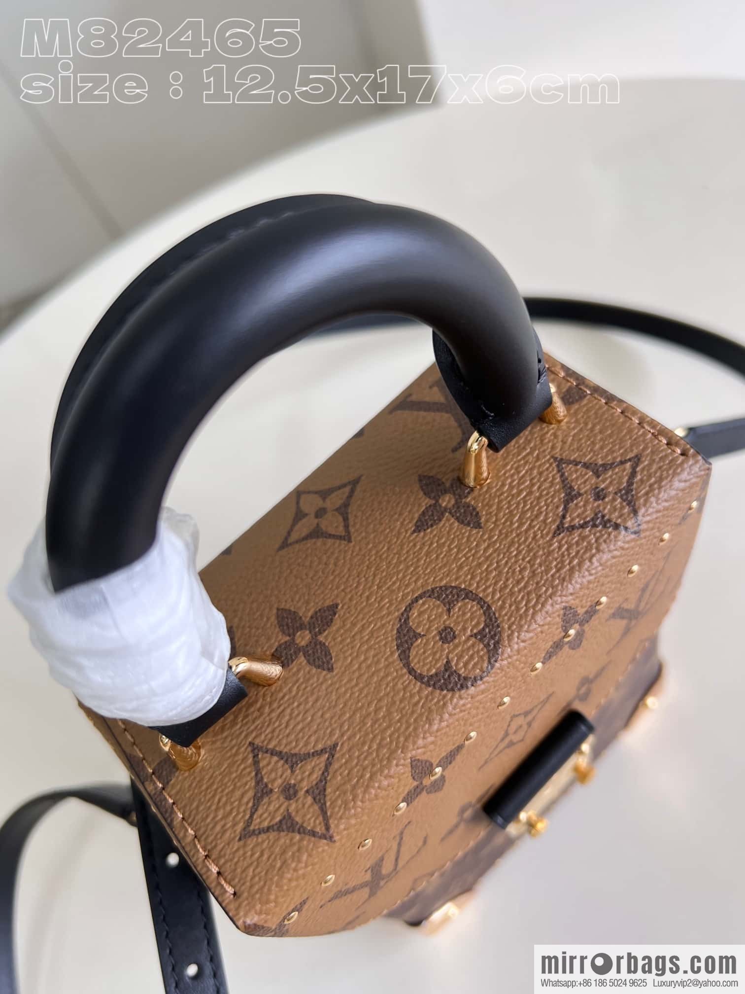 LV M82465 Camera Box
