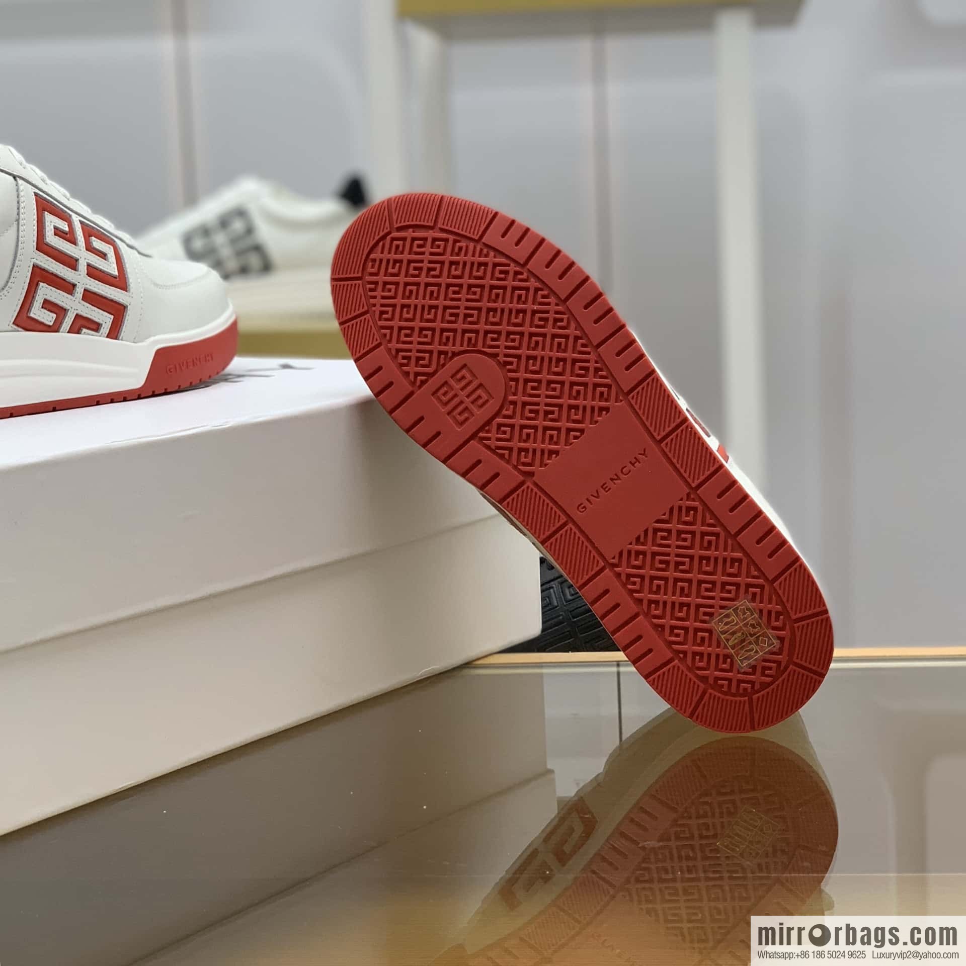 GIVENCHY Givenchy, iconic printed 4 G pattern, men's sports and leisure shoes