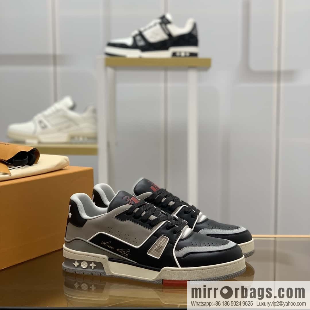 LV embossed Li-faced calfskin Vuitton logo, men's casual sports running shoes