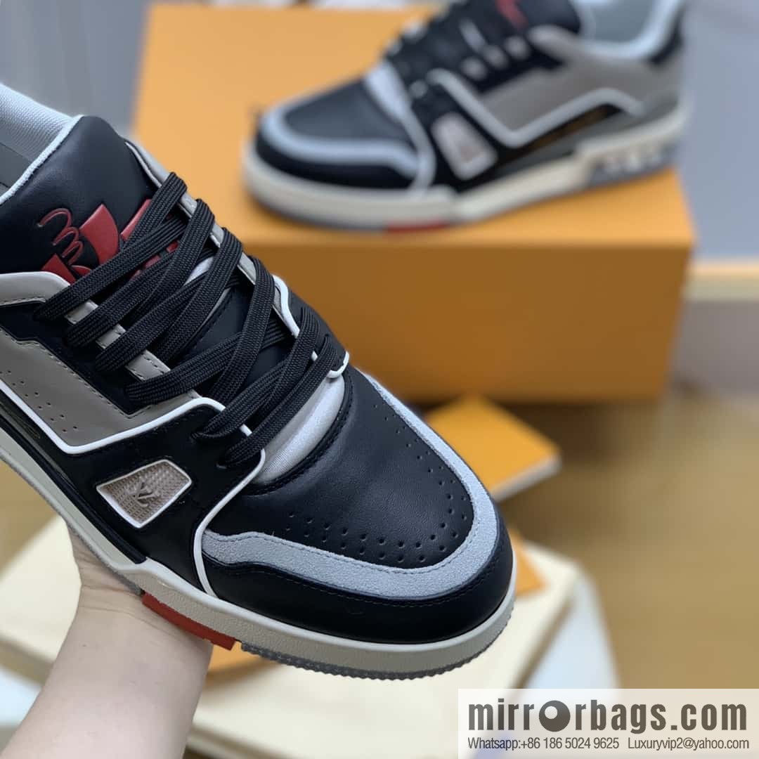 LV embossed Li-faced calfskin Vuitton logo, men's casual sports running shoes
