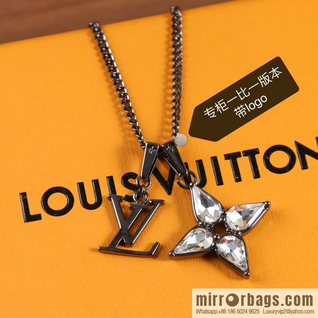 Louis Vuitton LV FLOWER CUT Flower Letter Necklace