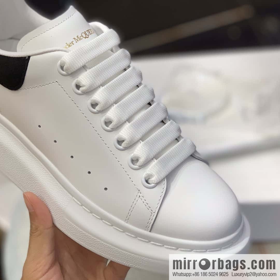 Alexander McQueen Alexander McQueen Black Fleece Tail Unisex sneakers