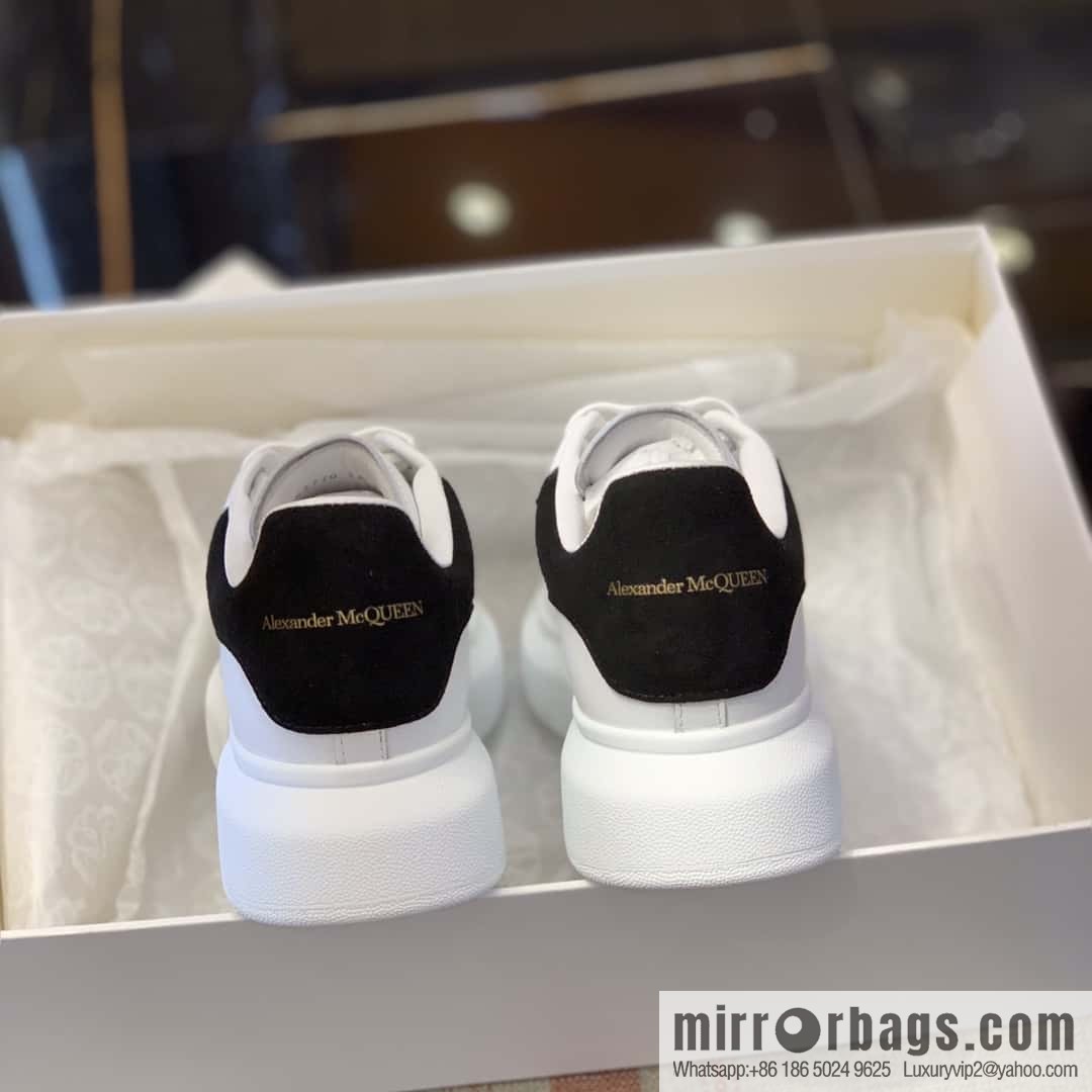 Alexander McQueen Alexander McQueen Black Fleece Tail Unisex sneakers