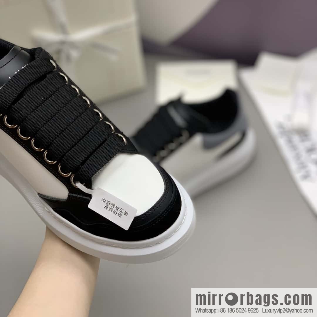Alexander McQueen AlexanderMcQueen black and white gray Unisex sneakers of the same style