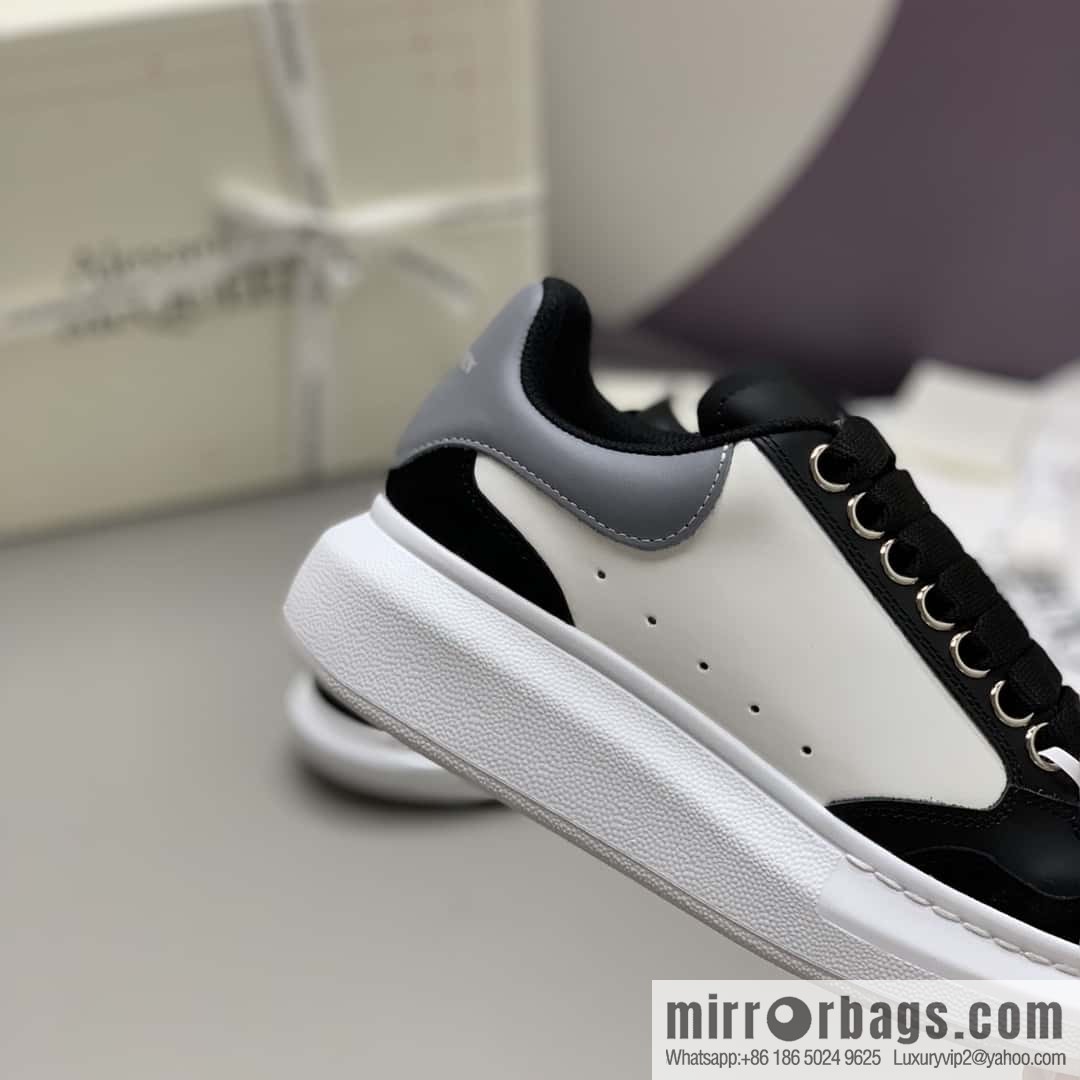 Alexander McQueen AlexanderMcQueen black and white gray Unisex sneakers of the same style