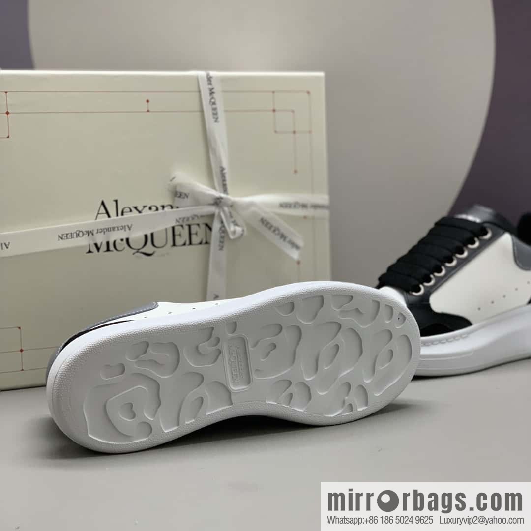 Alexander McQueen AlexanderMcQueen black and white gray Unisex sneakers of the same style