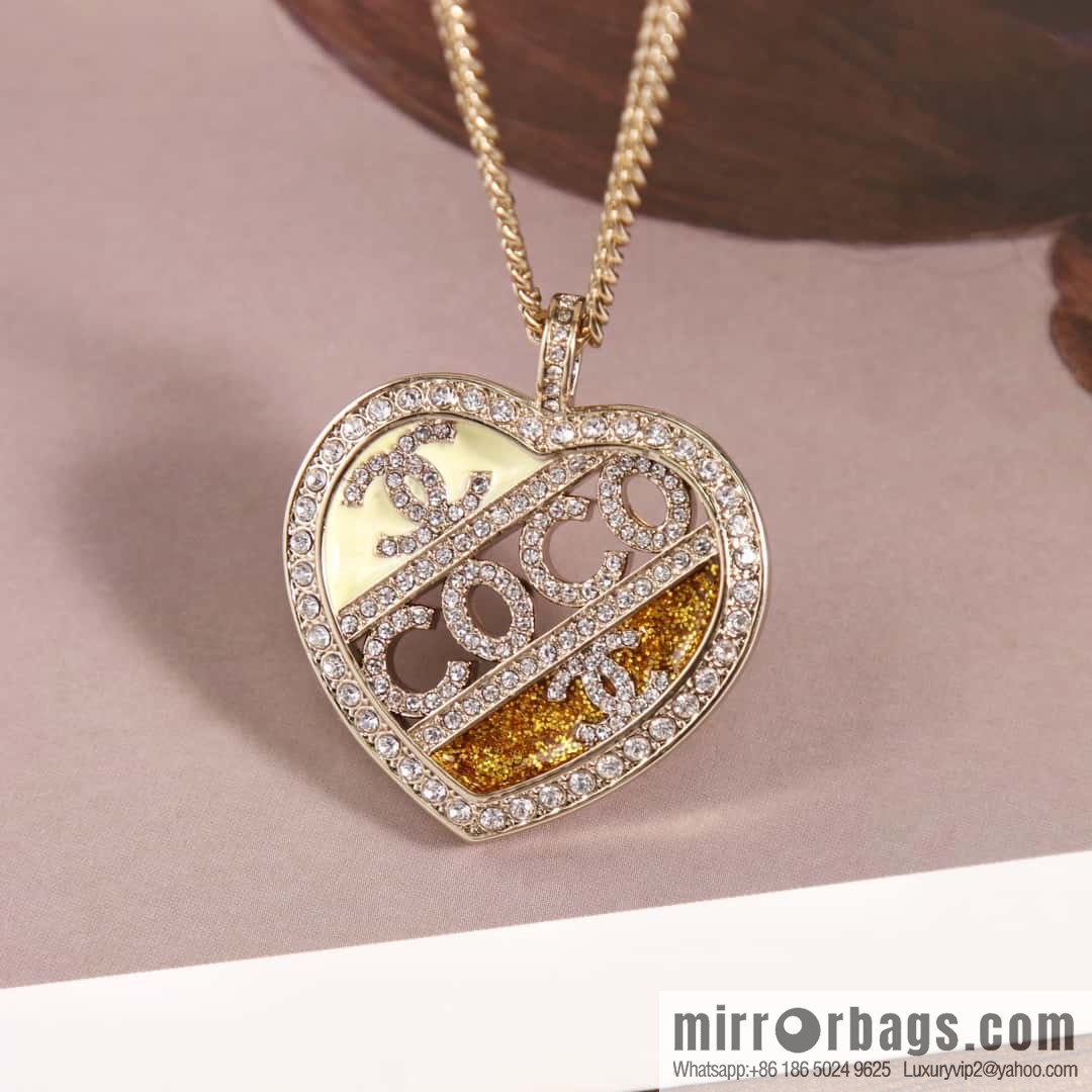 New ☑️ Chanel double c peach heart love hollow coco necklace