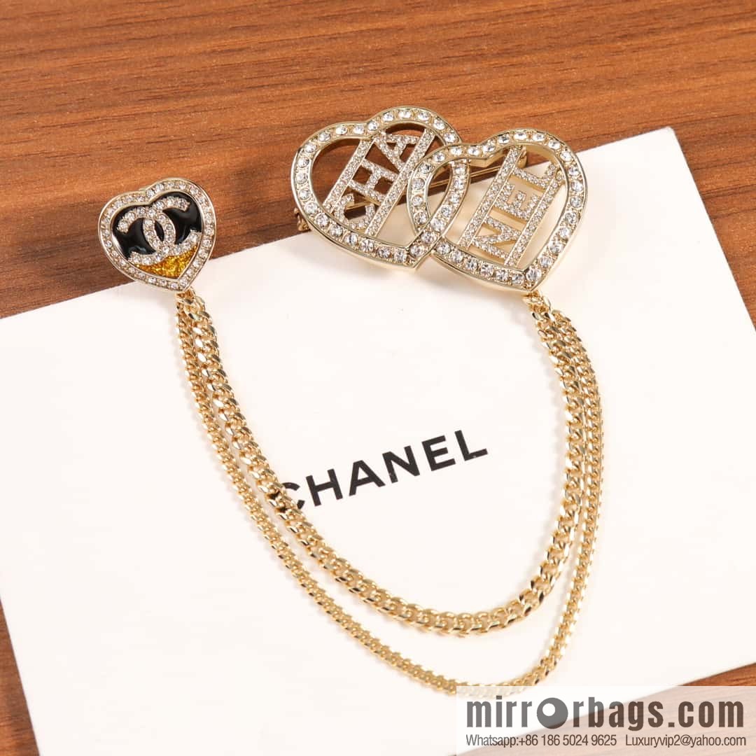 New ☑️ Chanel double c peach heart love fringed brooch