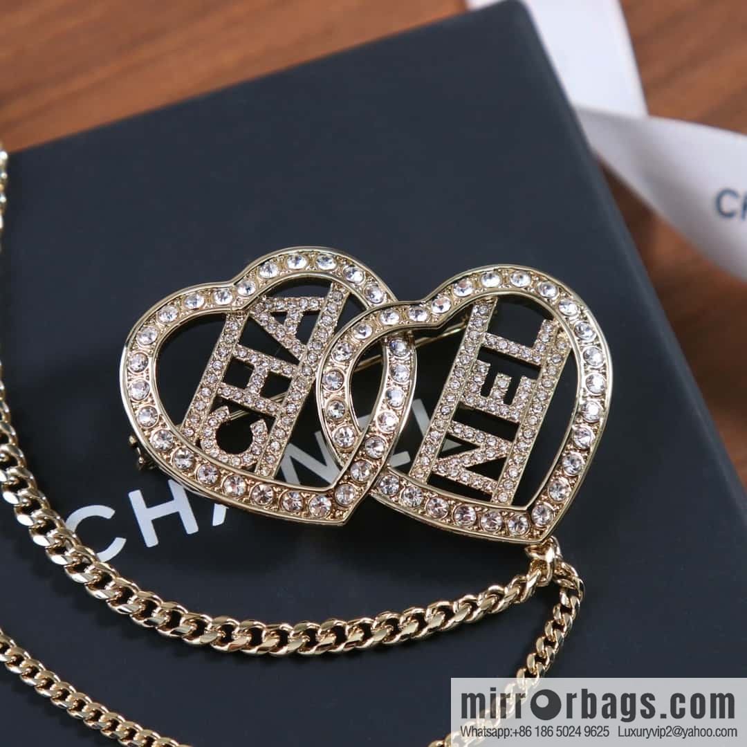 New ☑️ Chanel double c peach heart love fringed brooch