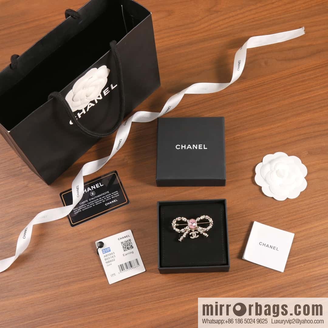 New ☑️ Chanel Double C Pink Diamond Bow Brooch