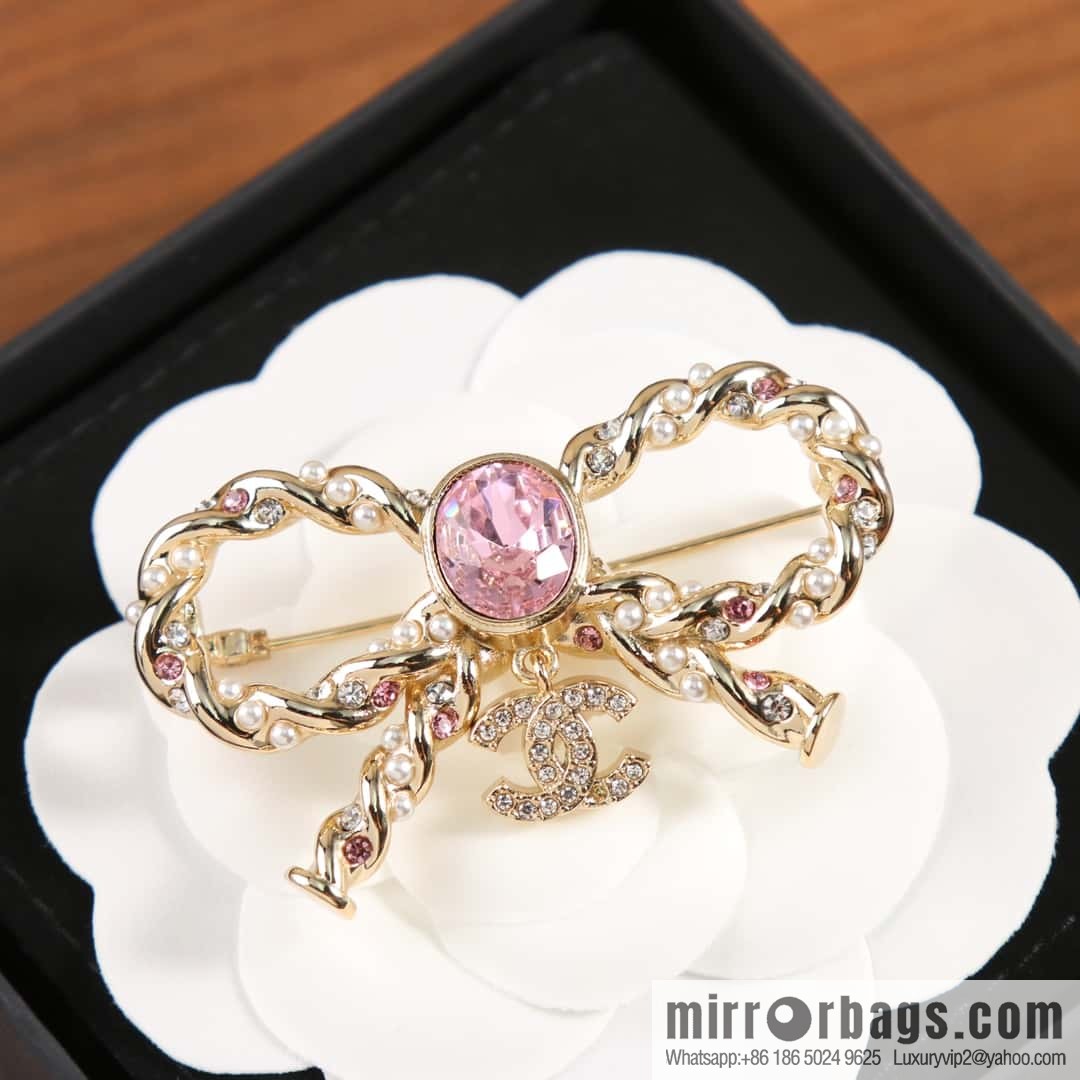 New ☑️ Chanel Double C Pink Diamond Bow Brooch