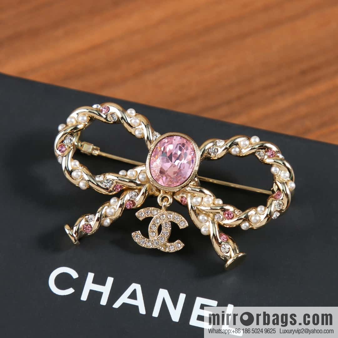 New ☑️ Chanel Double C Pink Diamond Bow Brooch