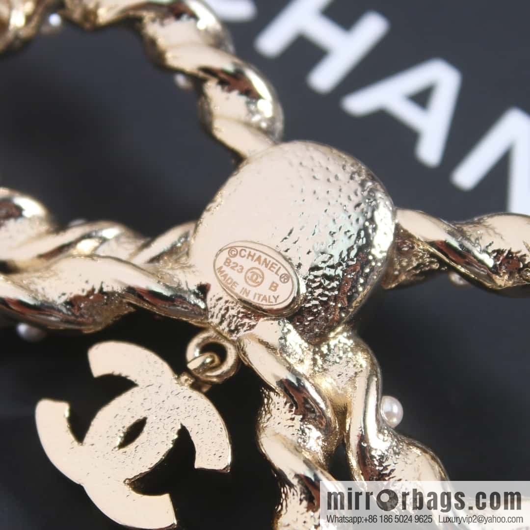 New ☑️ Chanel Double C Pink Diamond Bow Brooch