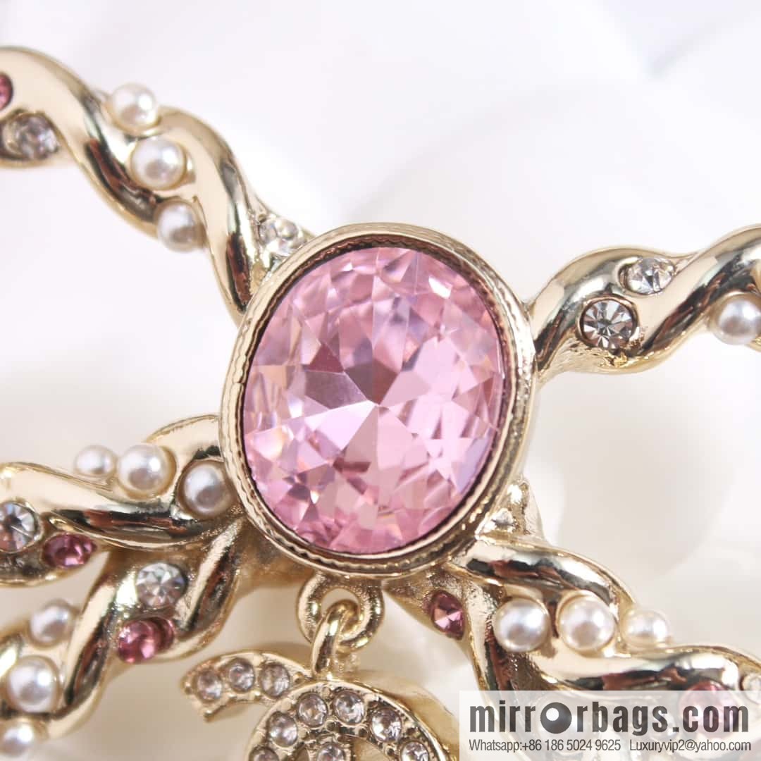 New ☑️ Chanel Double C Pink Diamond Bow Brooch