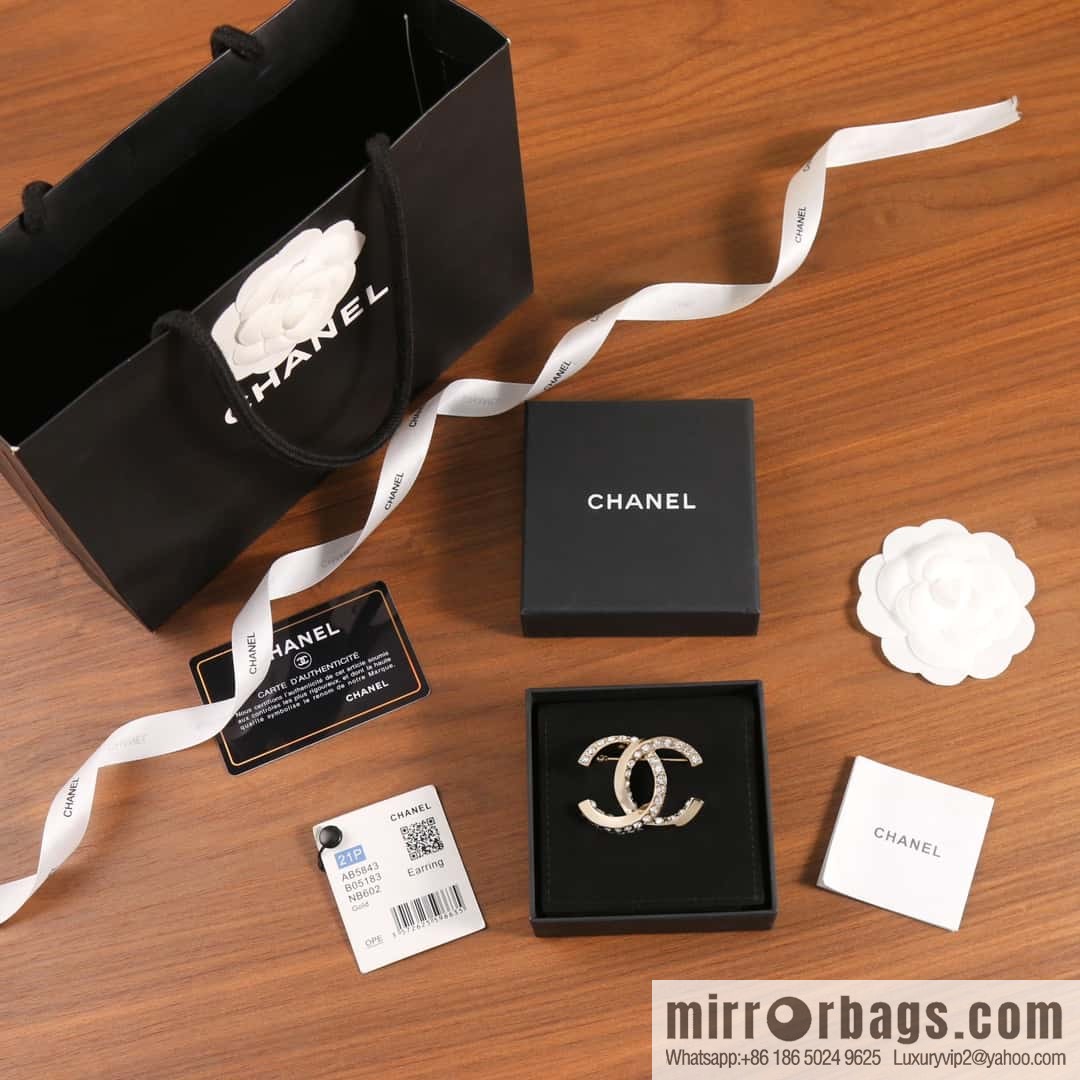 New ☑️ Chanel Double C Half Diamond Brooch