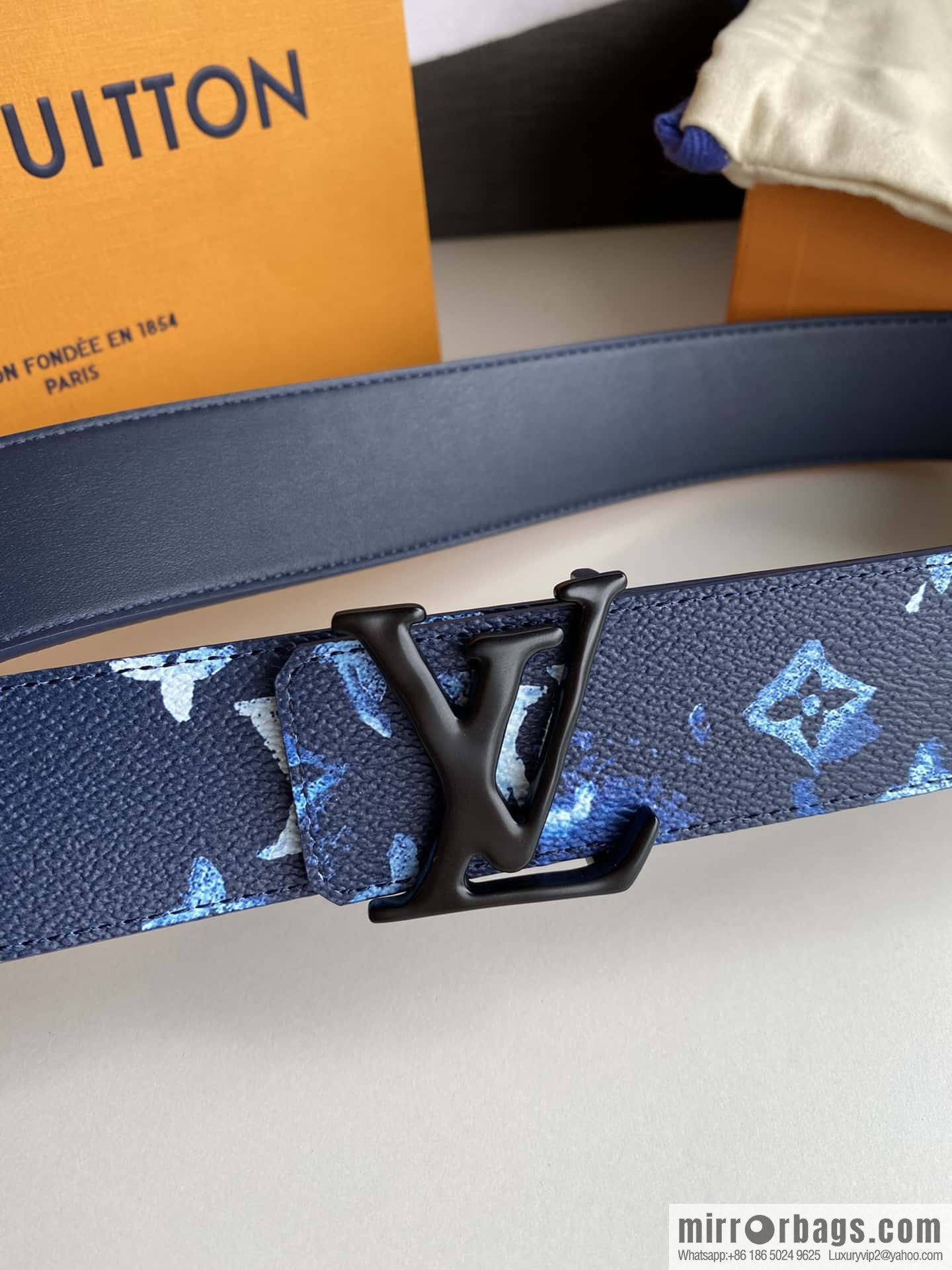 LV/Louis Vuitton Monogran pattern on canvas SHAPE 40mm double-sided belt