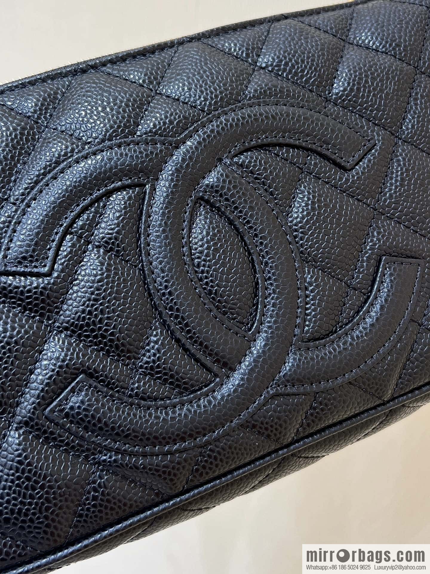 CHANEL CNNe same popular medieval armpit bag A50920 black