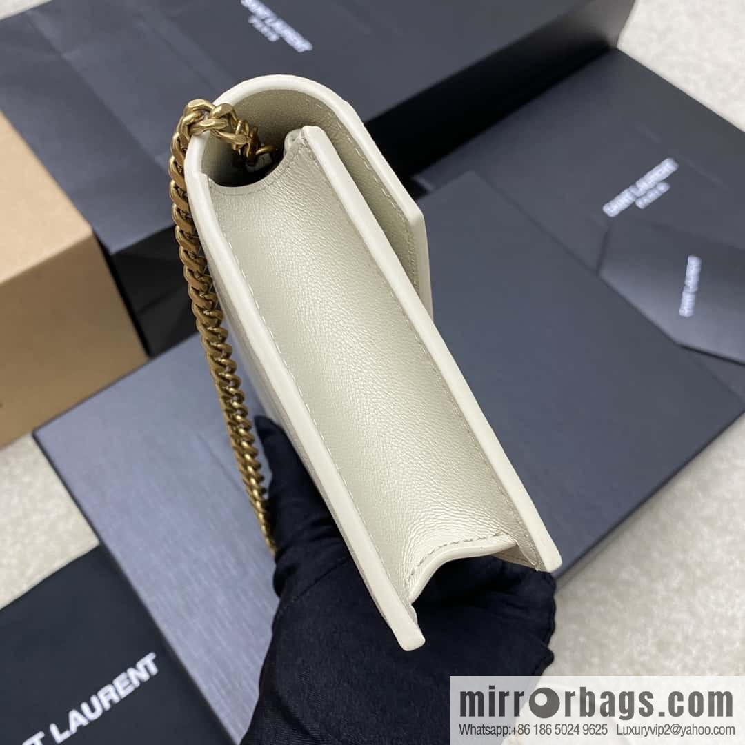 Y new LE CASSANDRE smooth leather (fabric) envelope chain strap wallet white sheepskin/gold Model: 743050