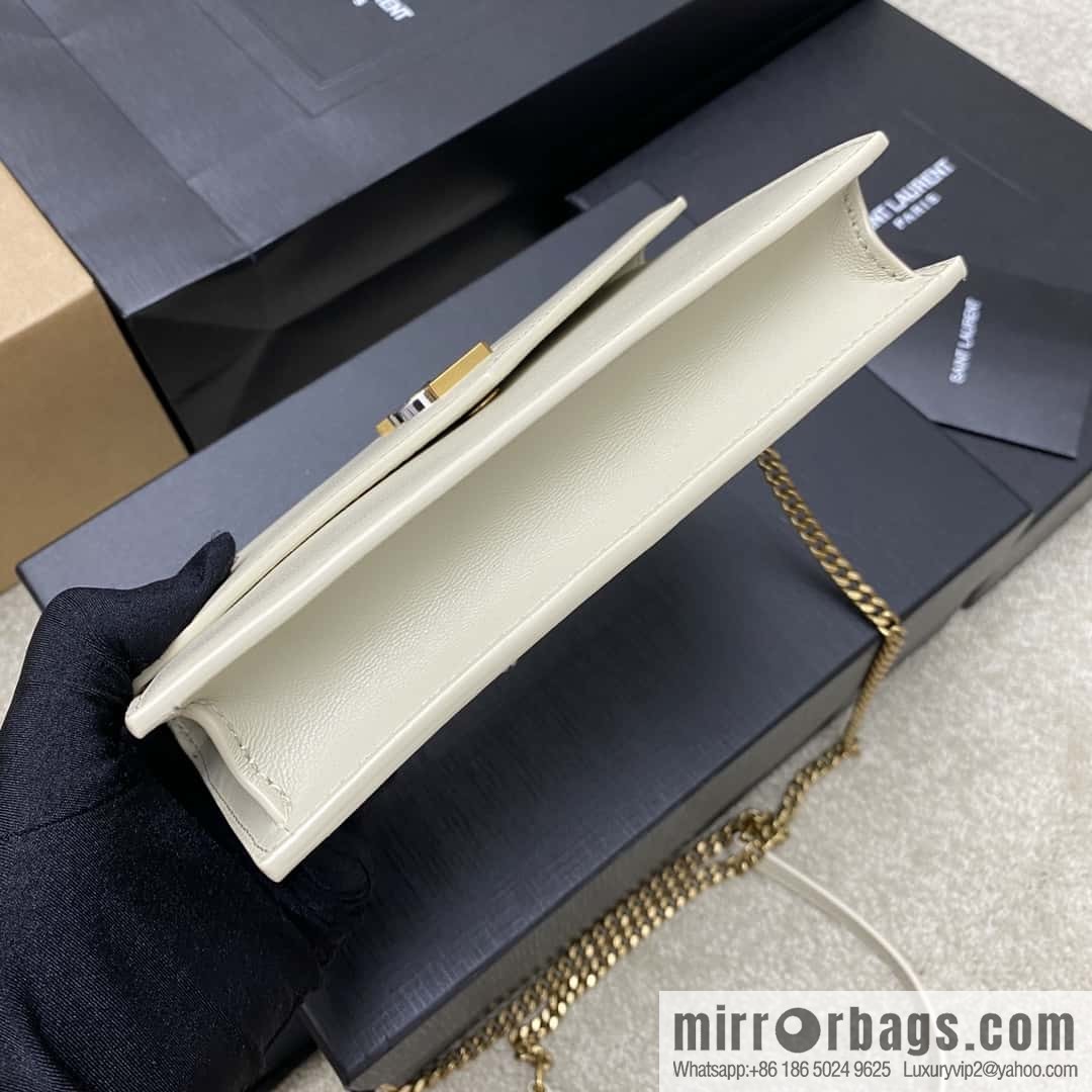 Y new LE CASSANDRE smooth leather (fabric) envelope chain strap wallet white sheepskin/gold Model: 743050