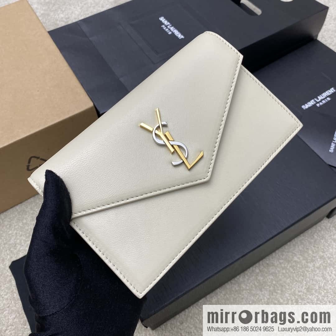 Y new LE CASSANDRE smooth leather (fabric) envelope chain strap wallet white sheepskin/gold Model: 743050