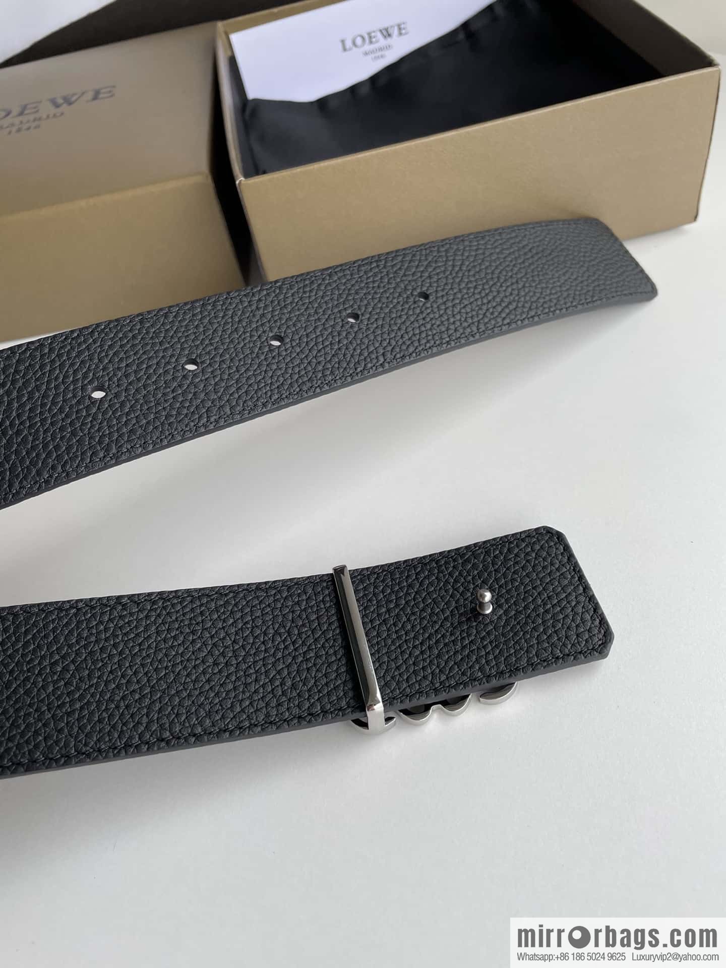 LOEVE Luo Yiwei stainless steel logo pattern metal buckle with the first layer of cowhide double-sided belt 40mm