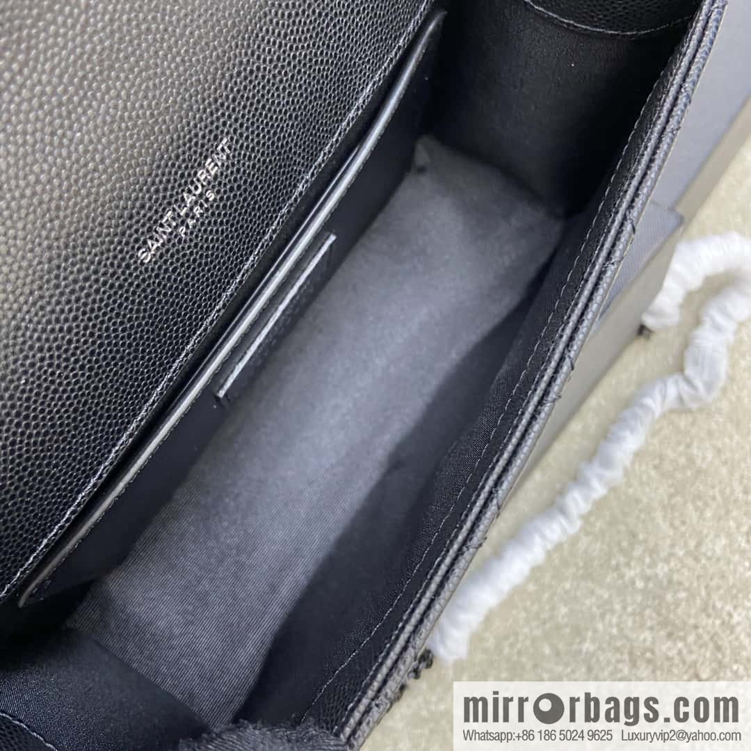 The new Envelope small caviar adopts the top original imported leather caviar pattern black ball pattern model: 600915/black chain